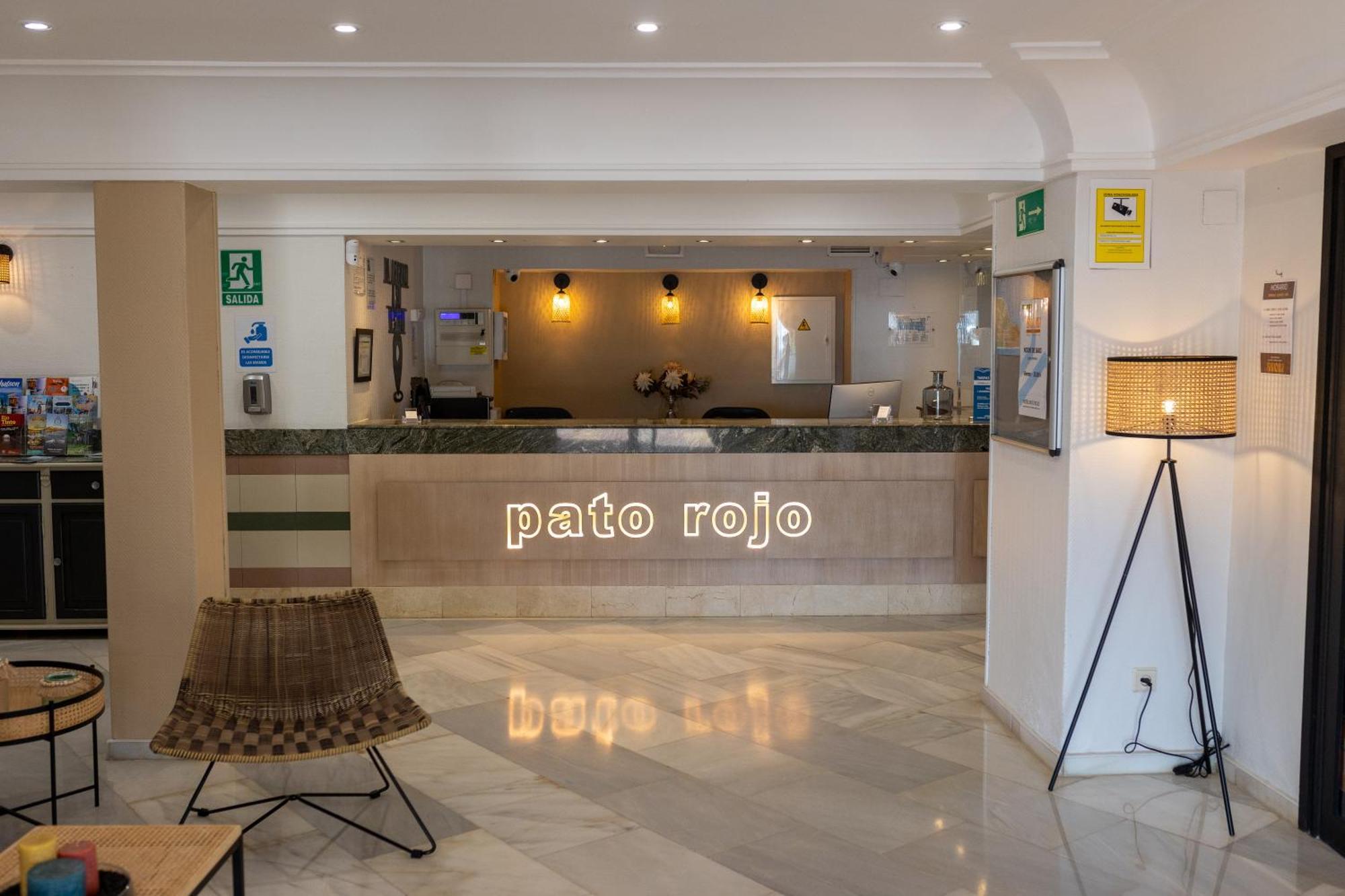 Hotel Pato Rojo 3*