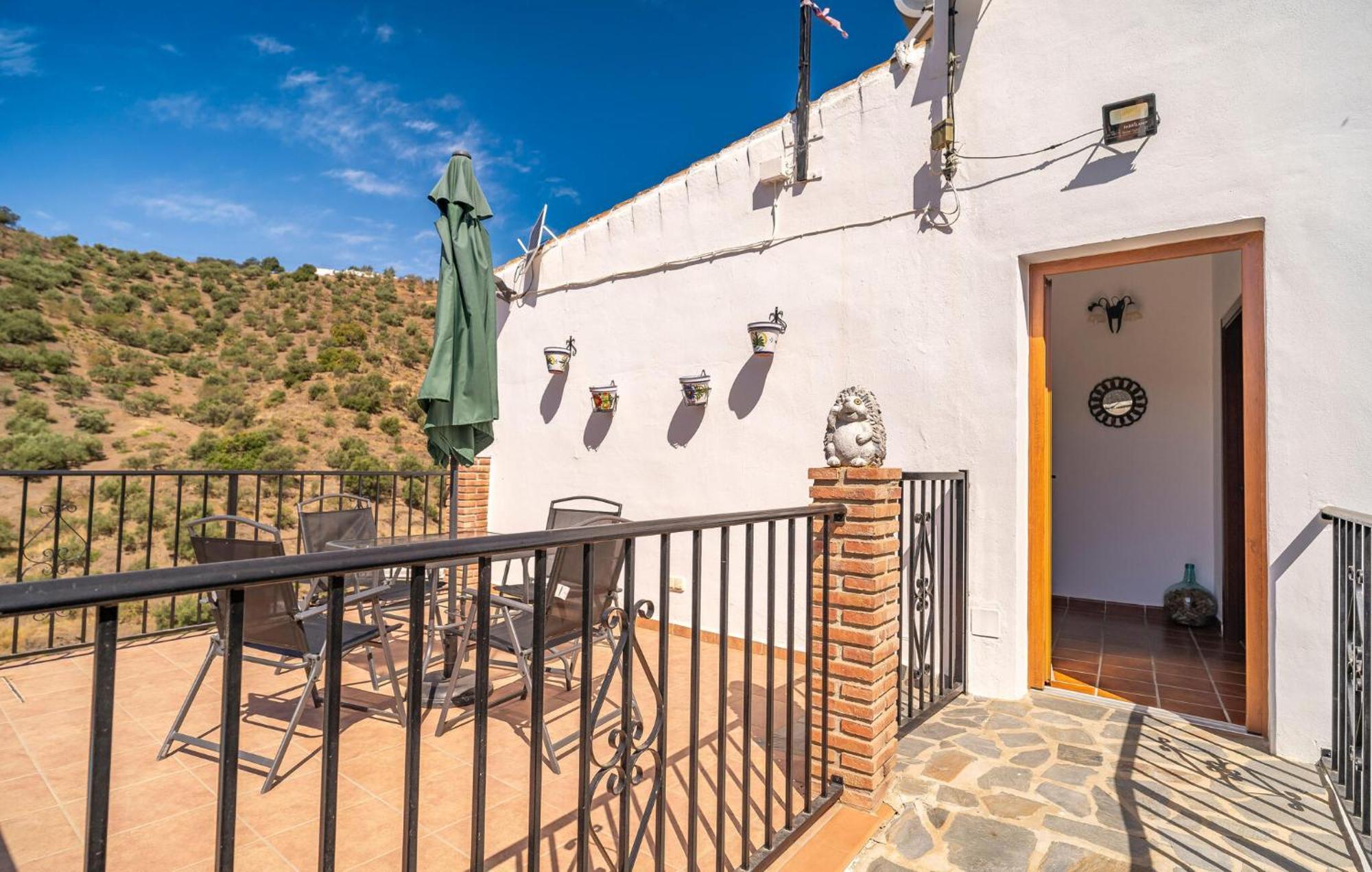 4 Bedroom Pet Friendly In Sayalonga