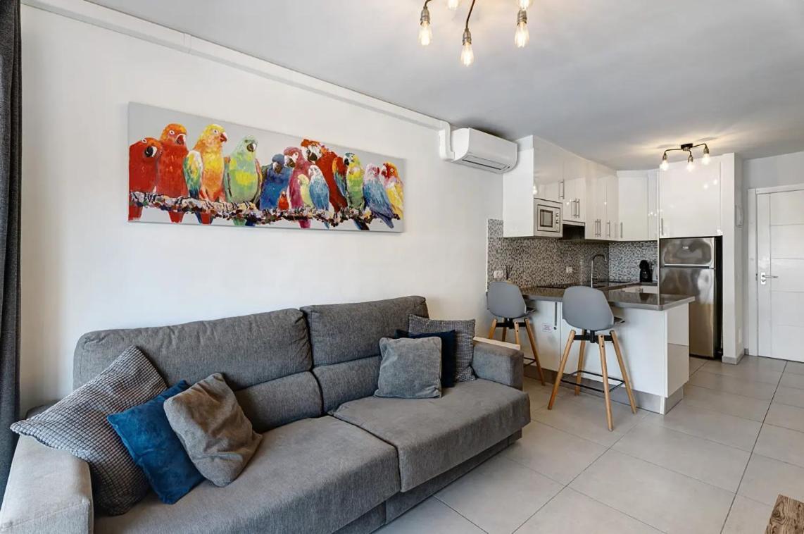 Apartamento De Lujo En Torre Del Sol, Playa De Americas