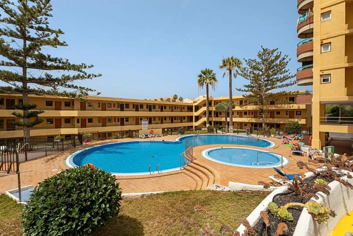 Apartamento De Lujo En Torre Del Sol, Playa De Americas