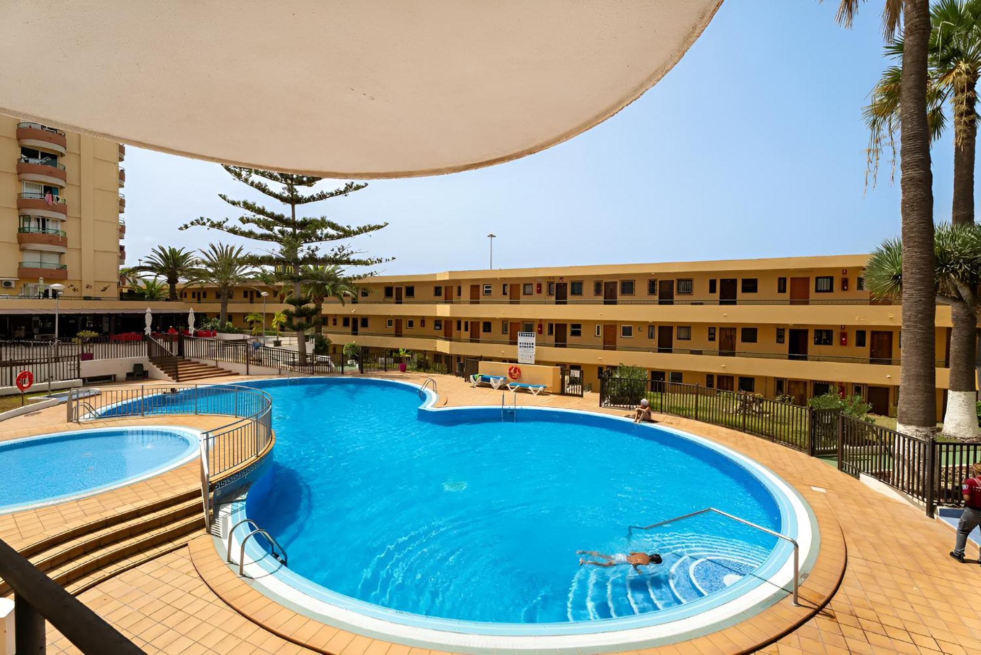 Apartamento De Lujo En Torre Del Sol, Playa De Americas *