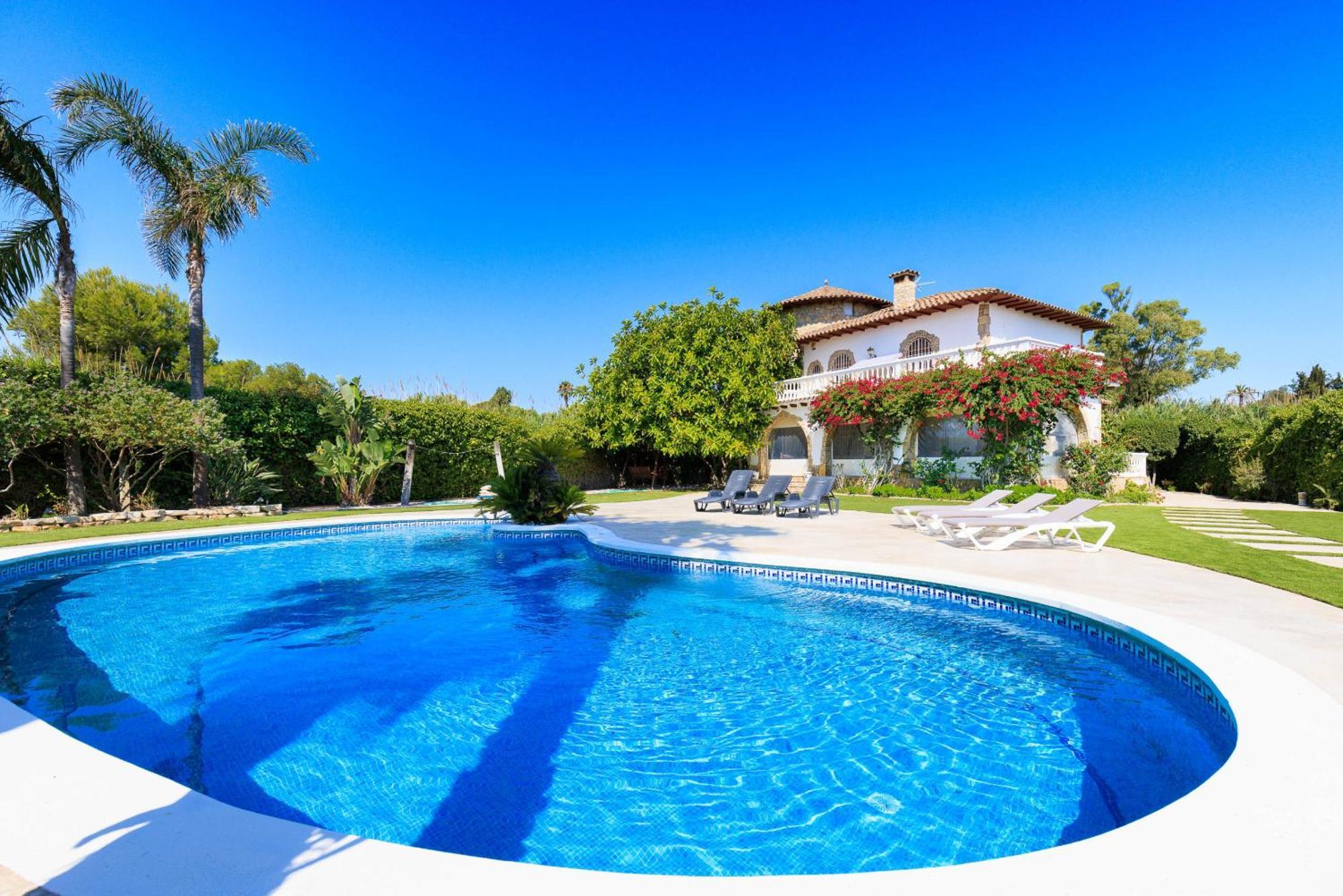 Nuba - Only Families Villa