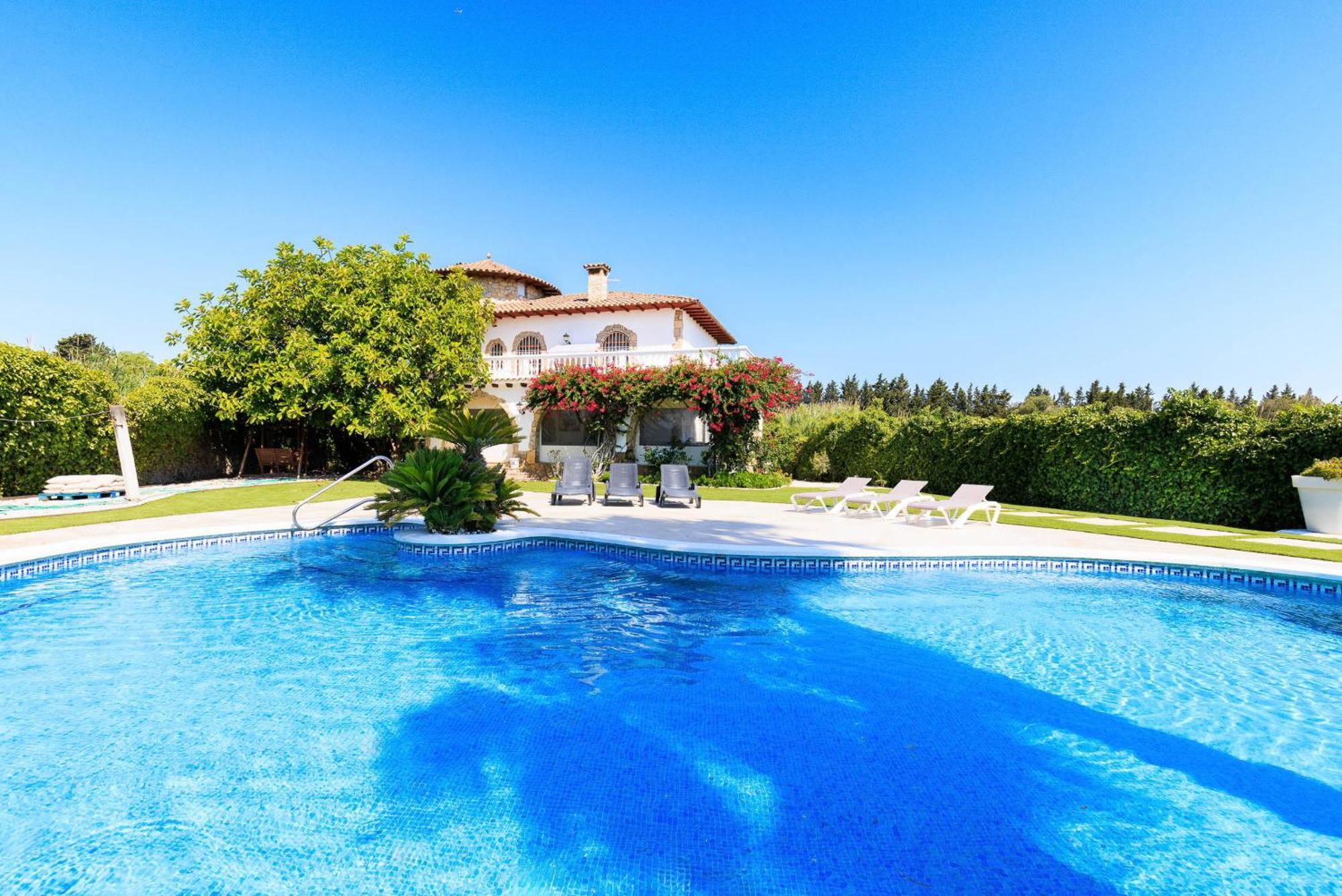 Nuba - Only Families Villa