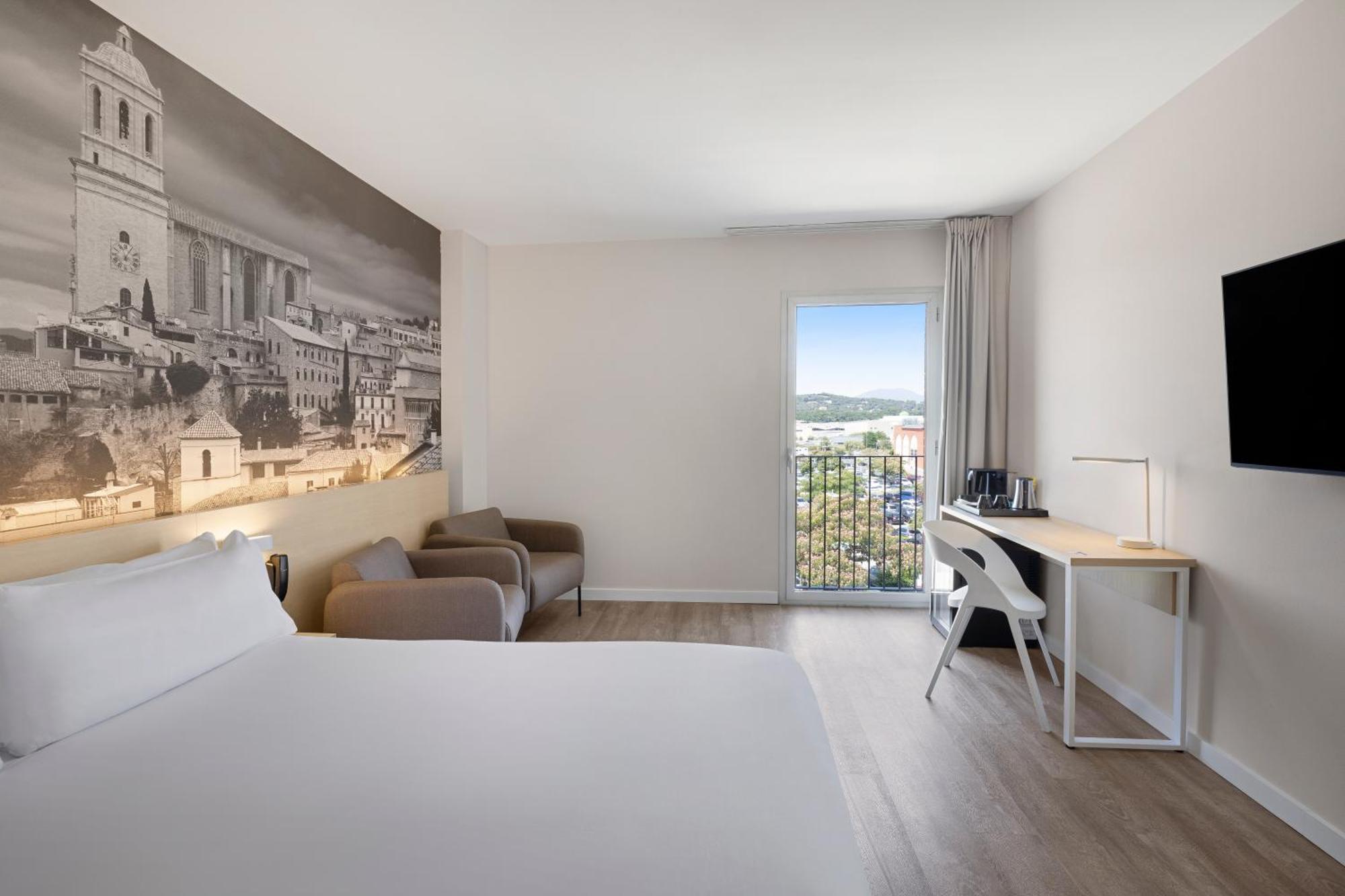Hotel Girona 3 3*