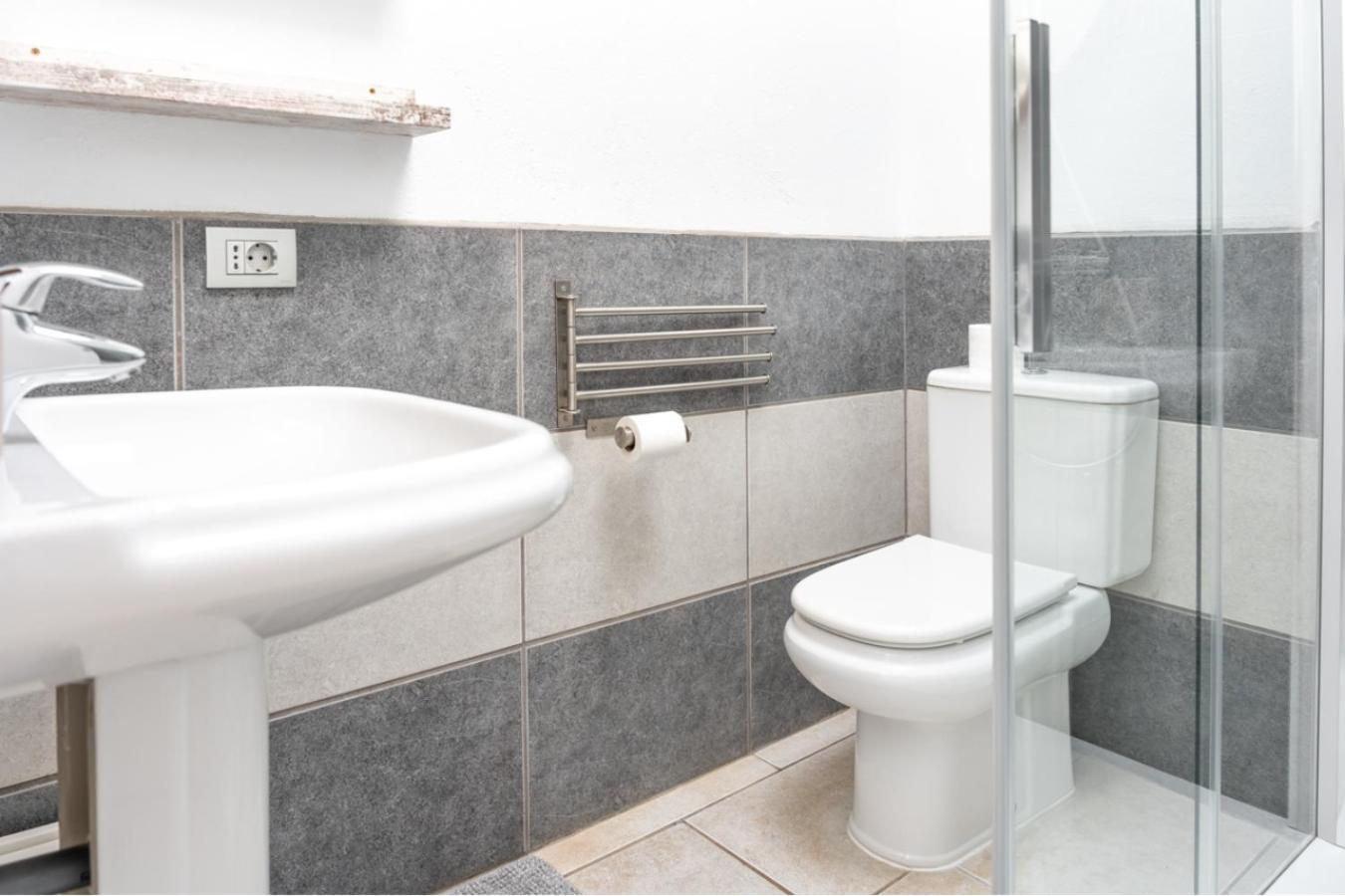Villa Palmitas - Sea Views - Private Pool - Hot Tub - Table Tennis