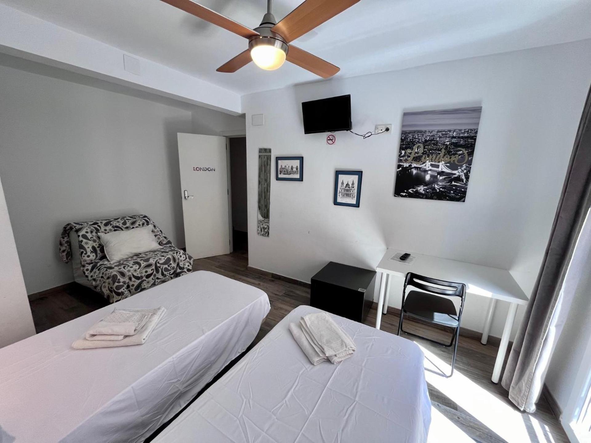 Stylish En Piso Compartido- Elche- Center Bed and breakfast Elche