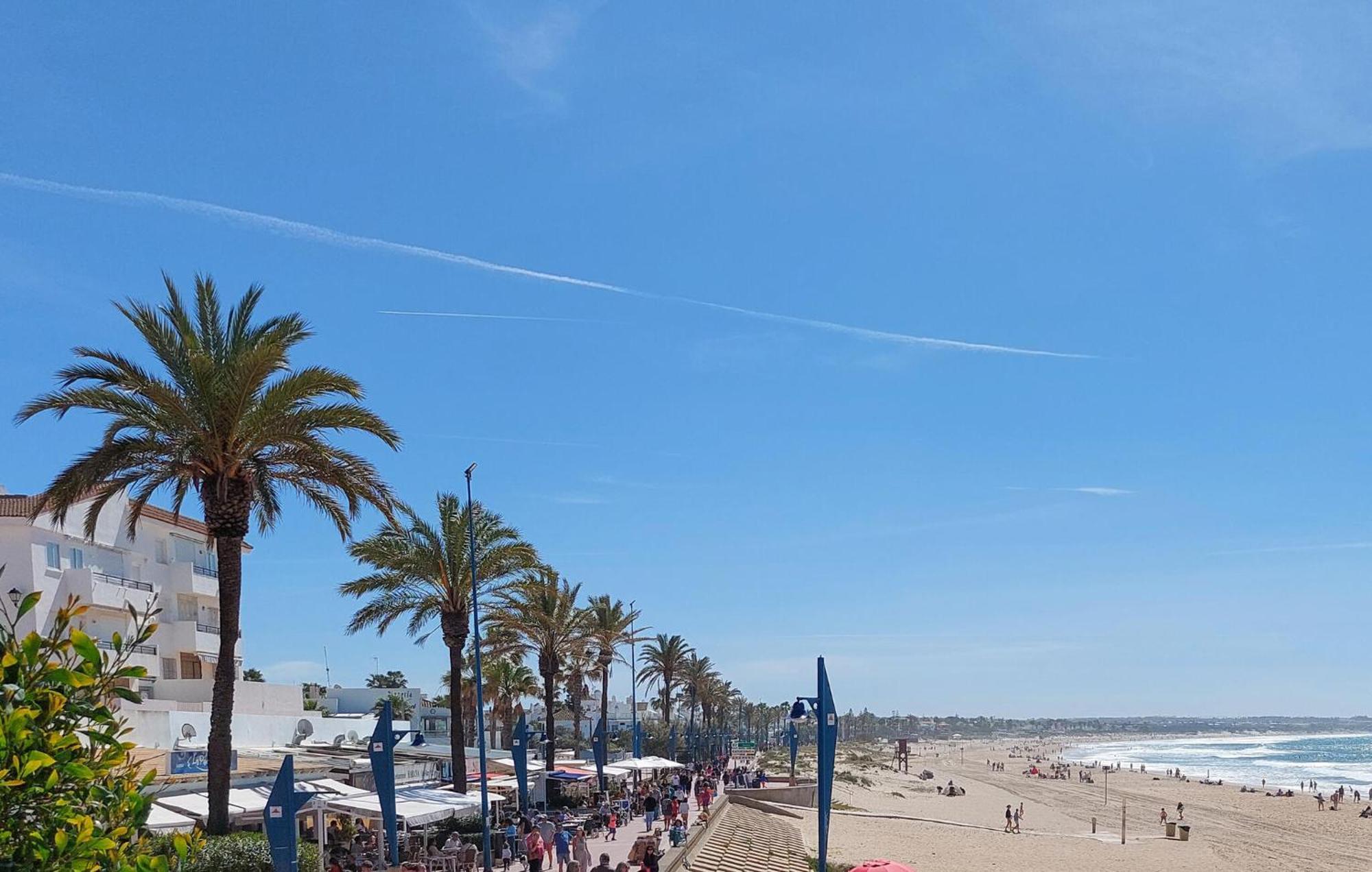 Lovely In Chiclana De La Fronter With Wifi Сasa de vacaciones