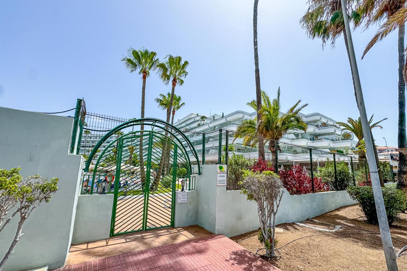 In Beachfront Complex In El Duque Area, Apartment Costa Adeje (Tenerife)