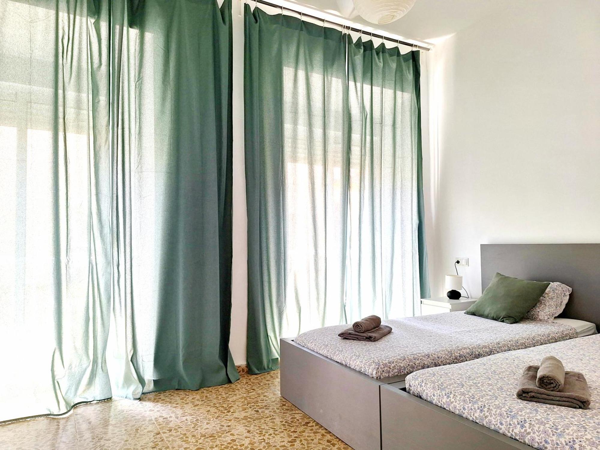 Sunny Malaga Centre Flats, 2 Options, With Balcony Or Terrace Apartment