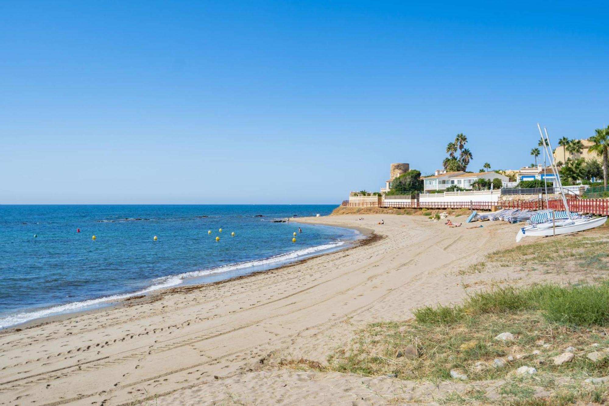 Cosy With Direct Access To The Sea Apartamento *