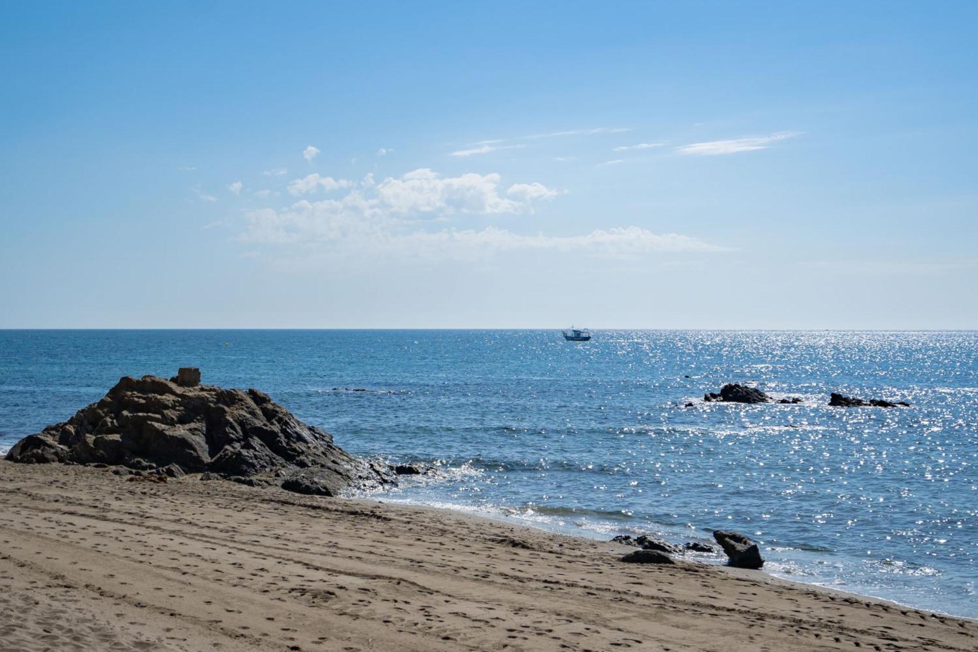 Cosy With Direct Access To The Sea Apartamento Mijas