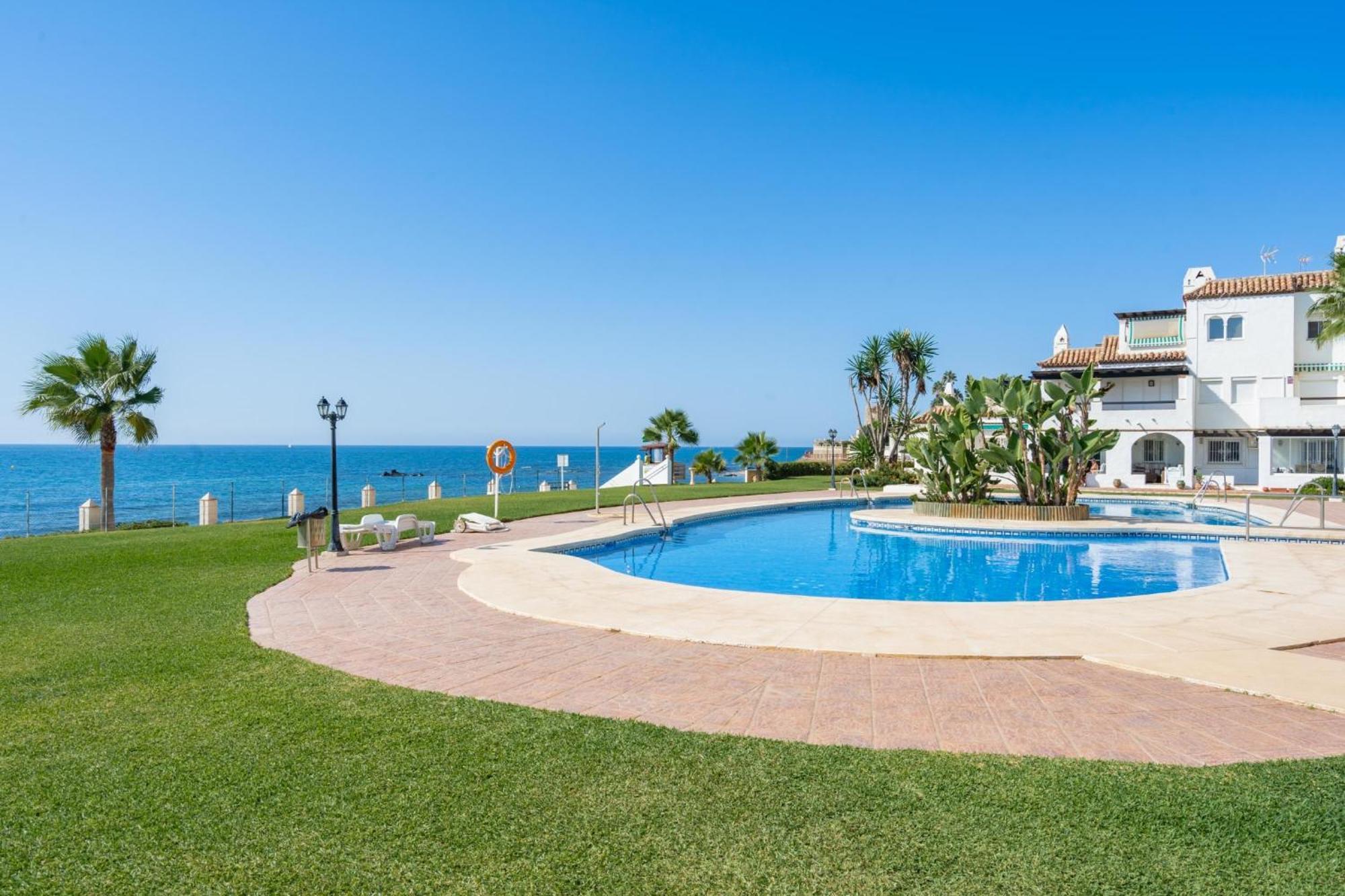 Cosy With Direct Access To The Sea Apartamento *