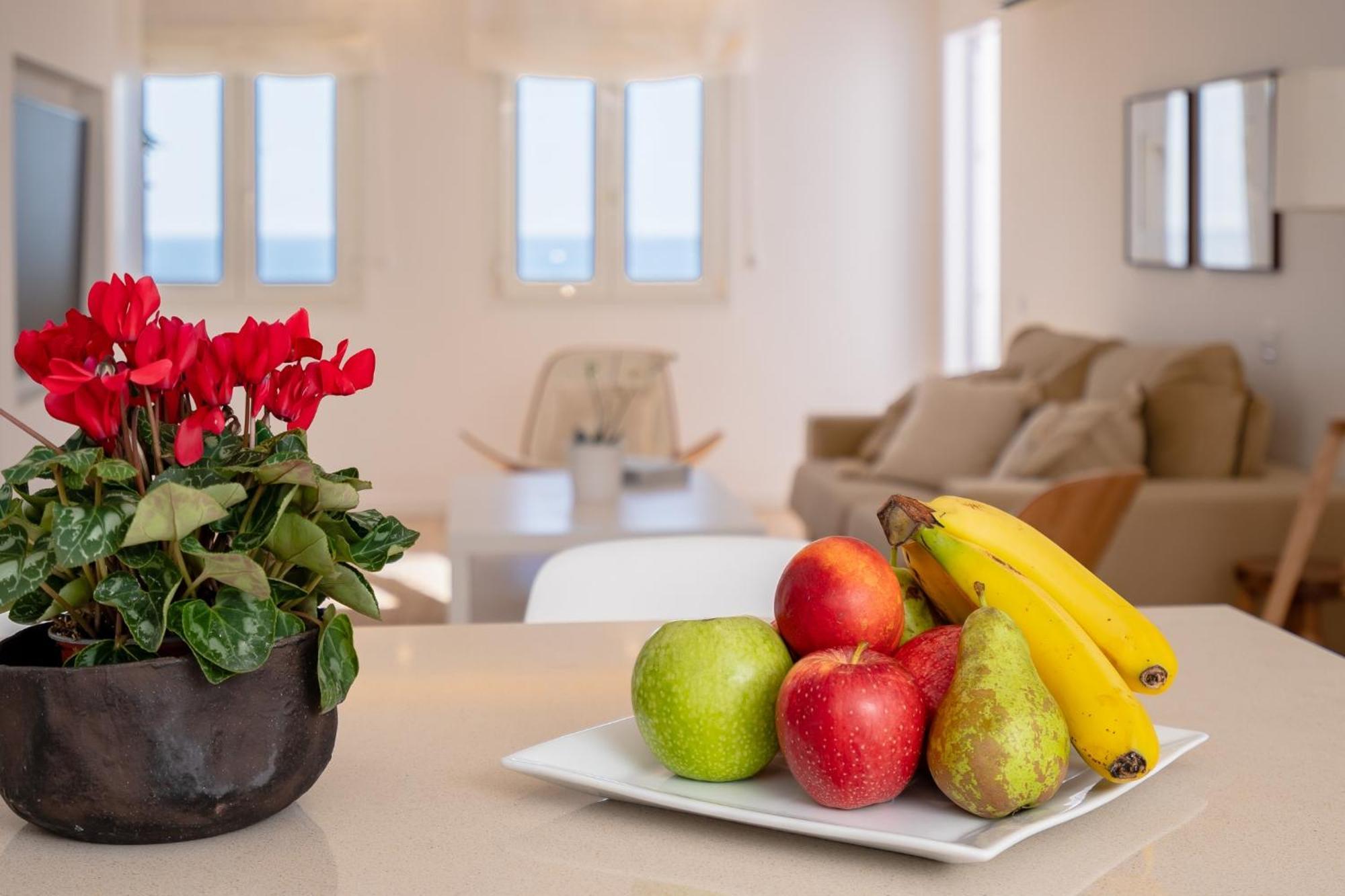 Cosy With Direct Access To The Sea Mijas