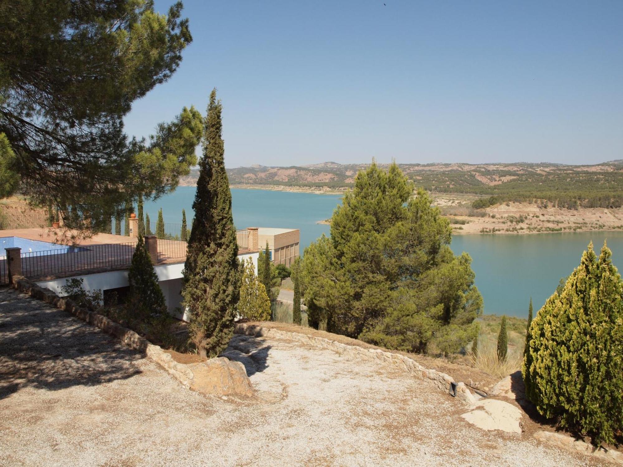 Rural La Alcanacia 3*