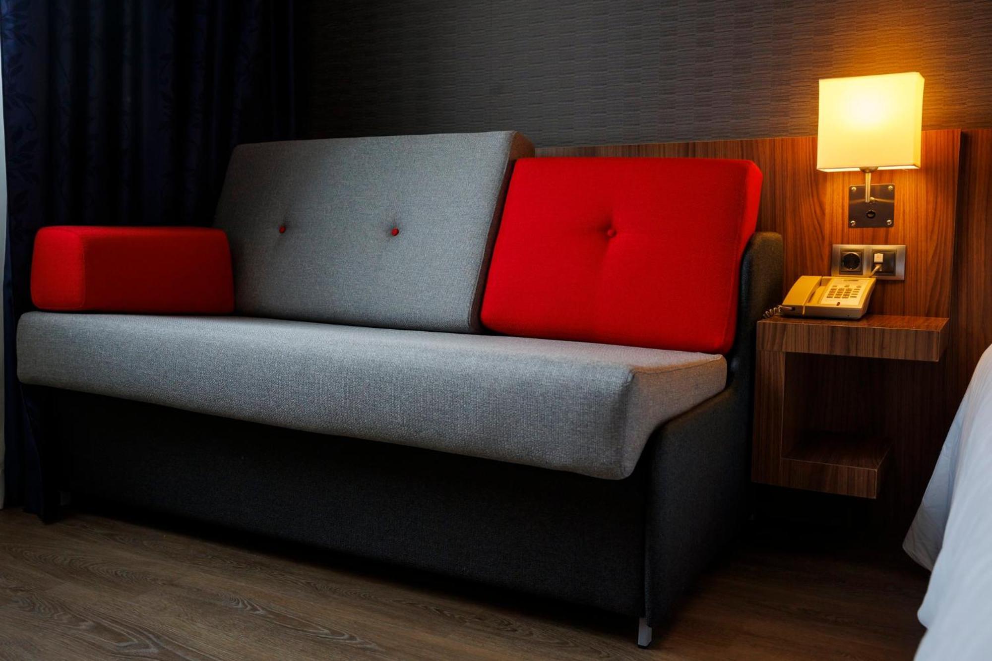 Hotel Express Bilbao Airport By Ihg 3*