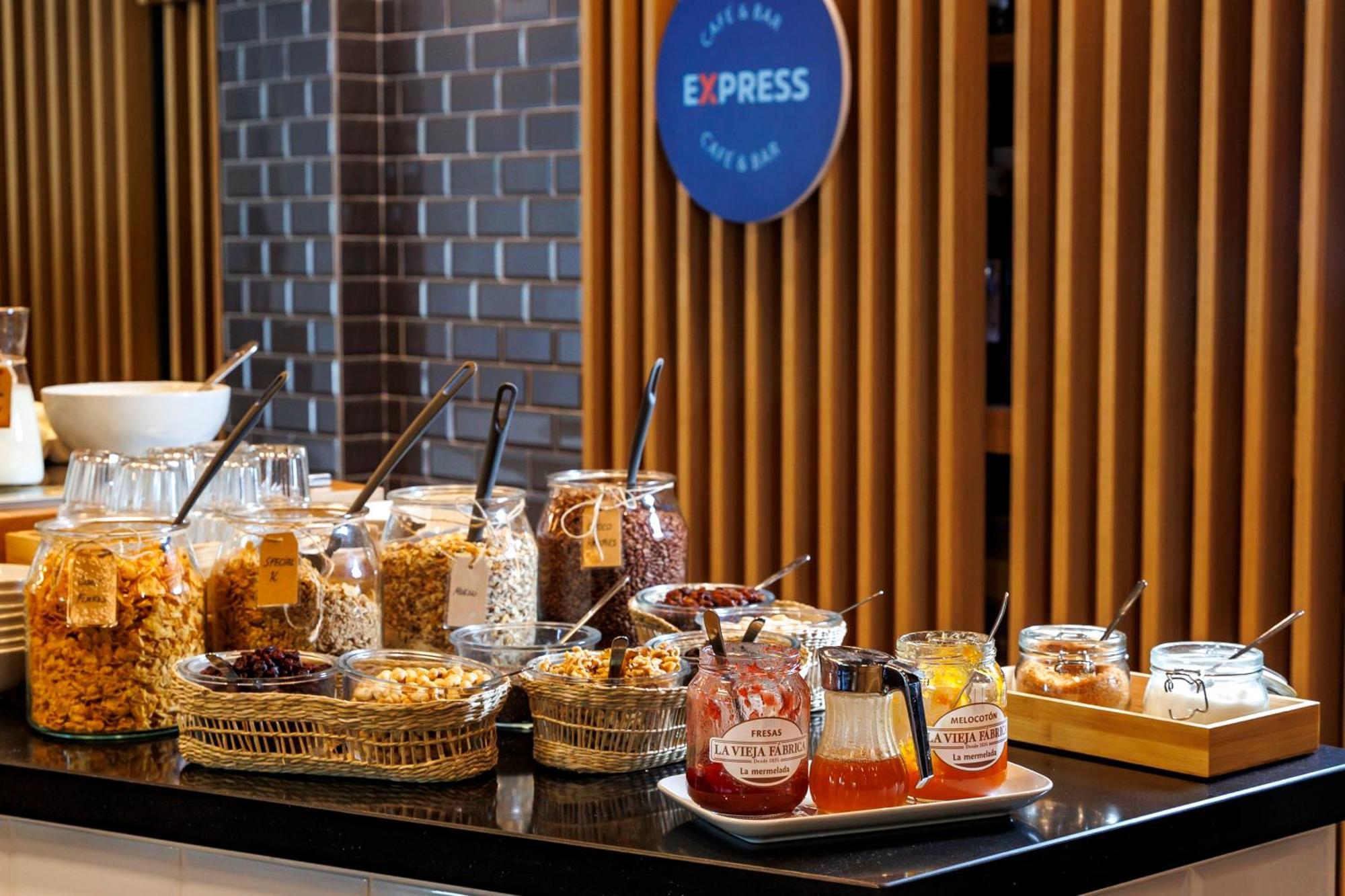 Express Bilbao Airport By Ihg Hotel 3*