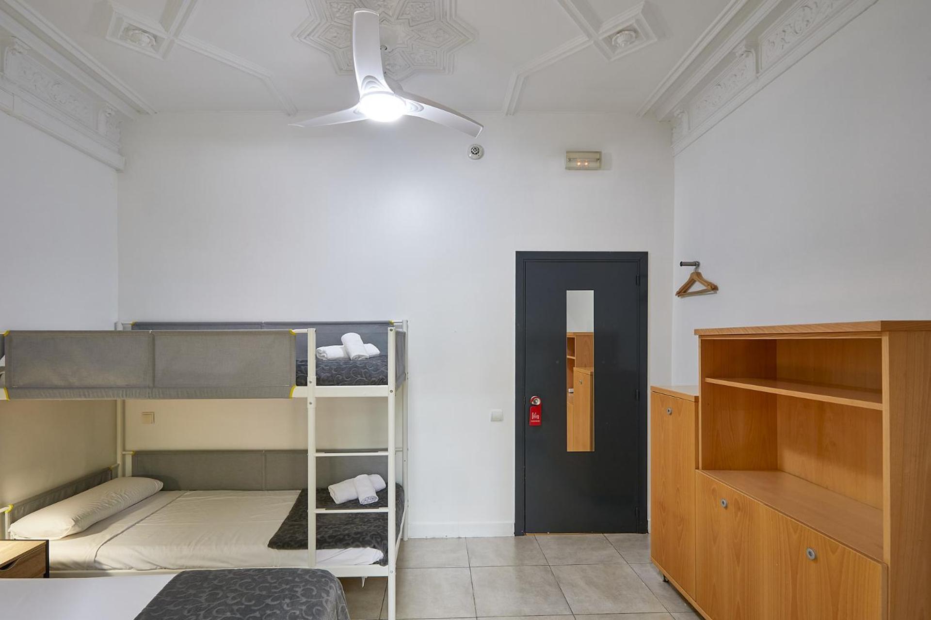 Ella Hostel Gran Via