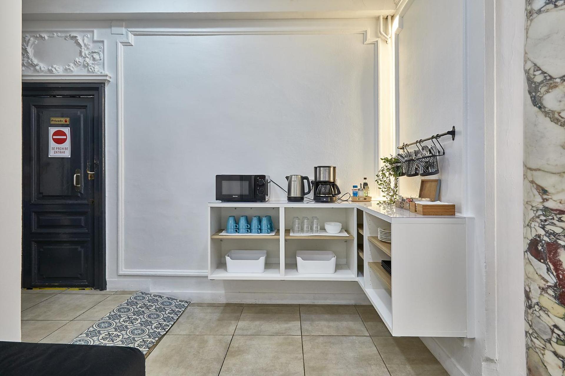 Ella Hostel Gran Via Guest house