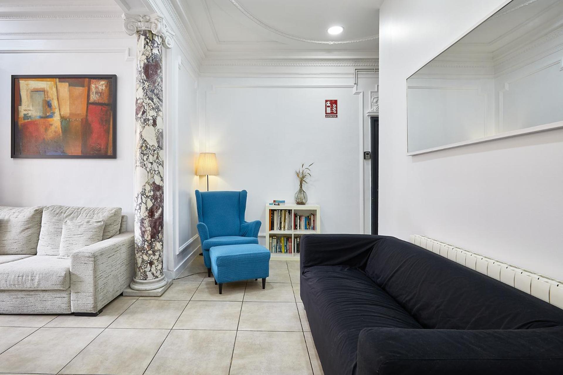 Ella Hostel Gran Via 2*