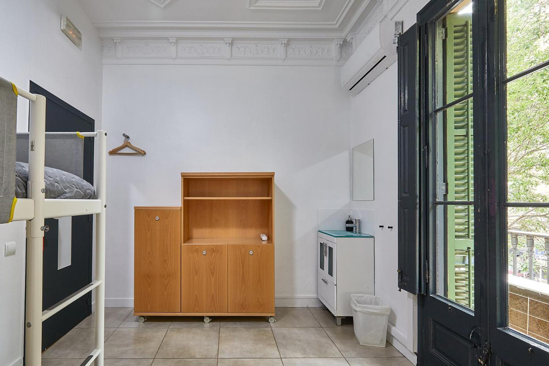 Ella Hostel Gran Via Guest house 2*