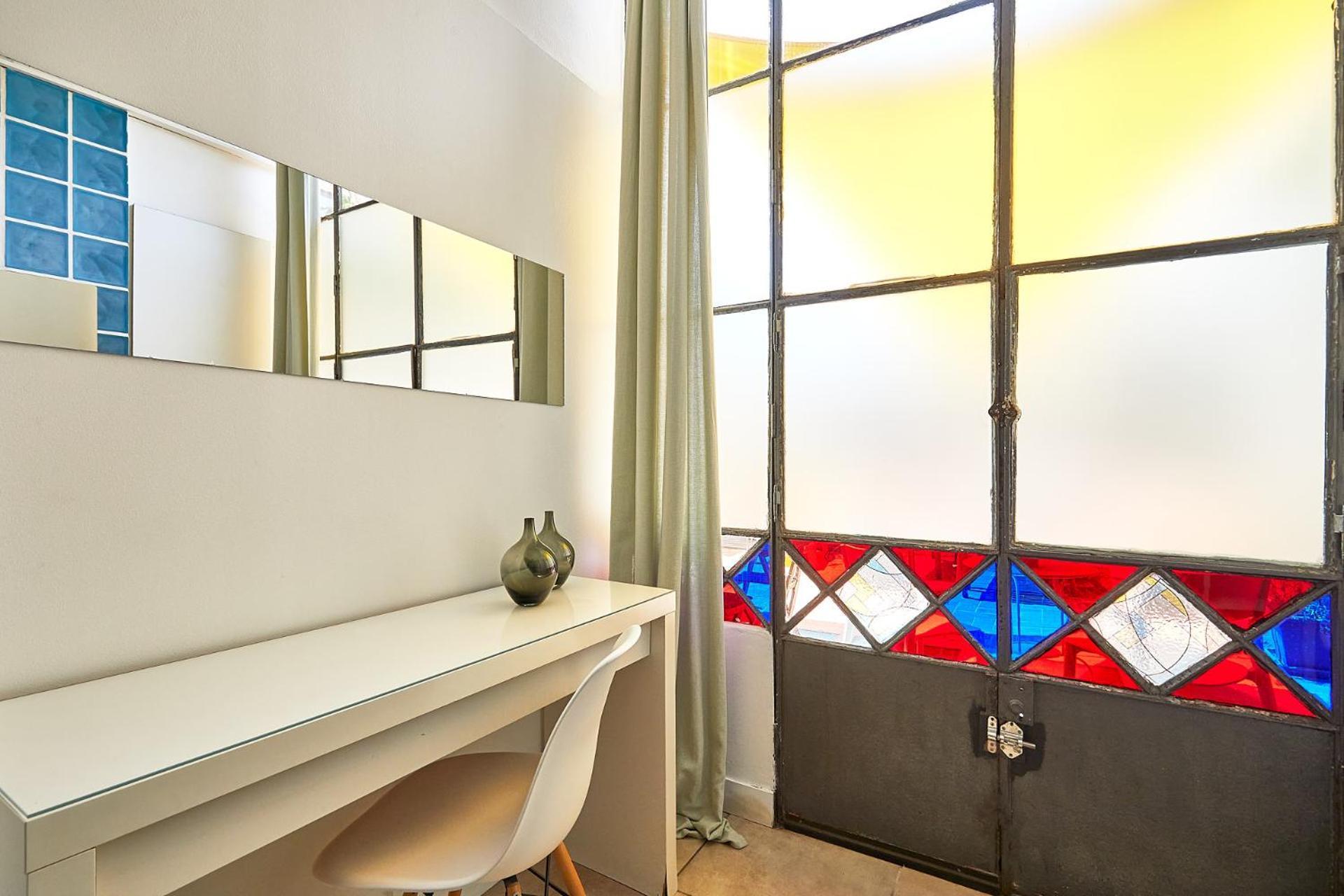 Guest house Ella Hostel Gran Via 2*