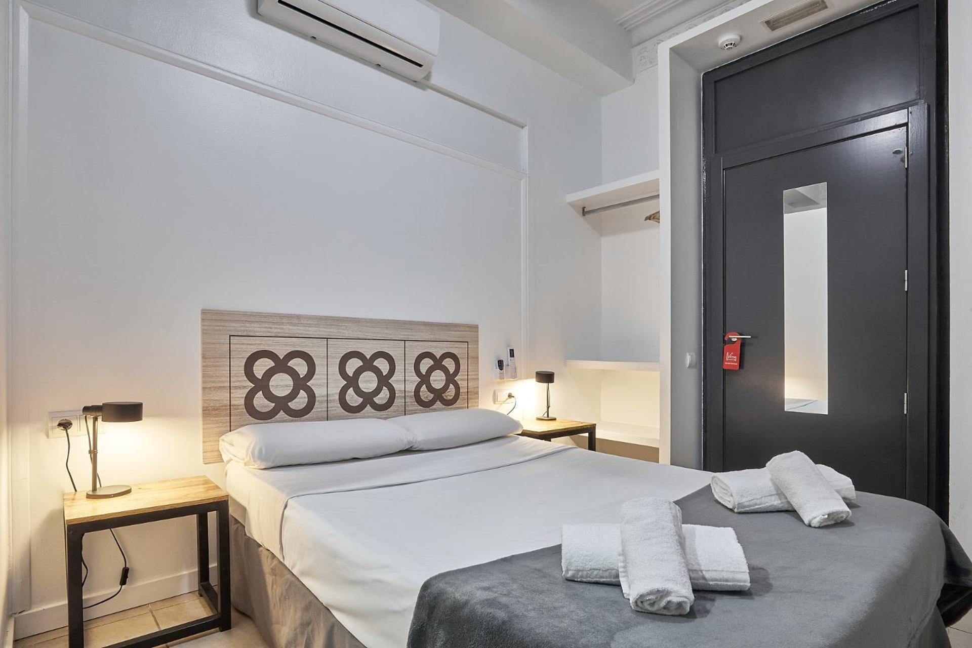 Ella Hostel Gran Via