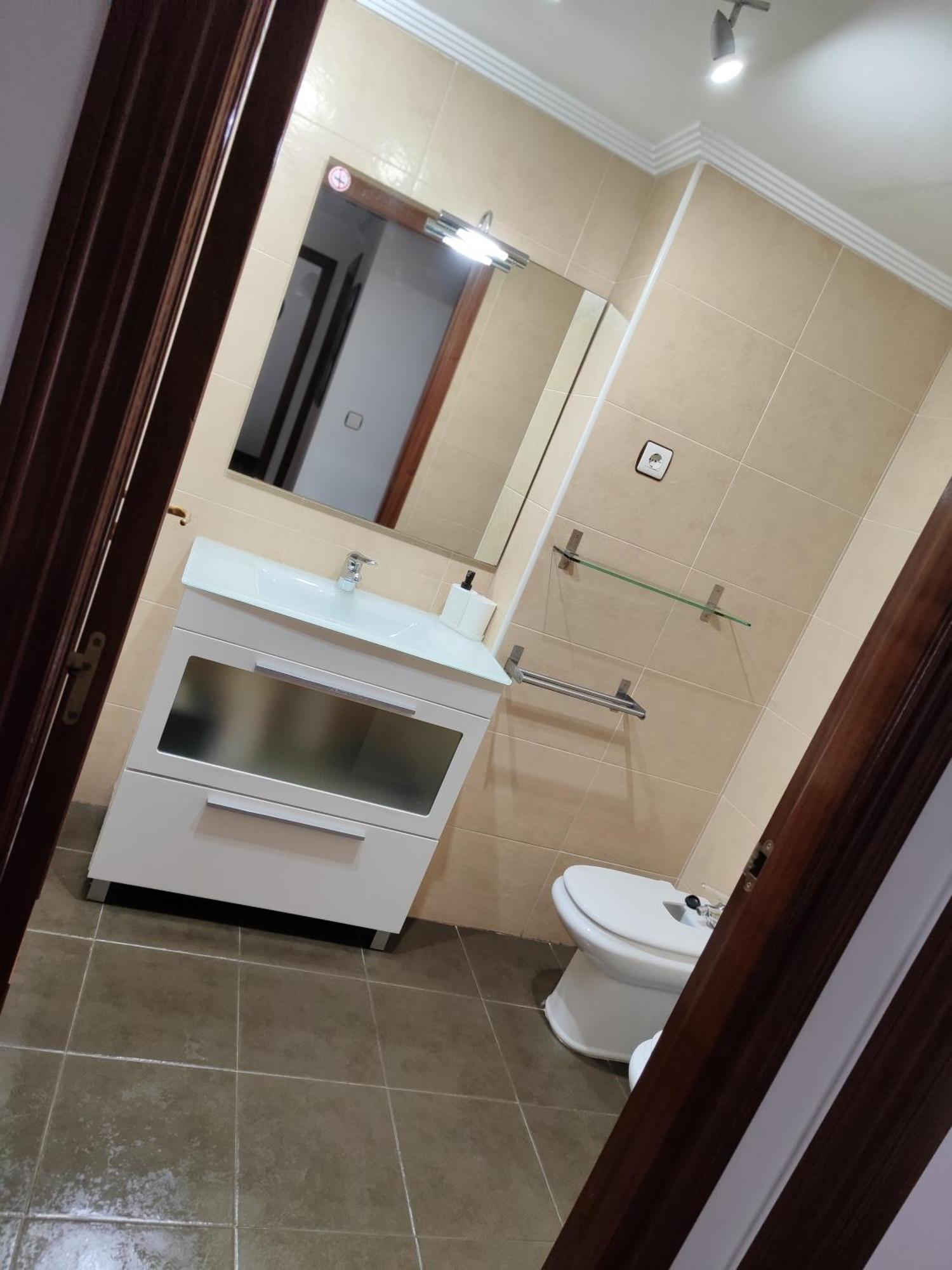 Entrecanales Con Garaje Apartamento