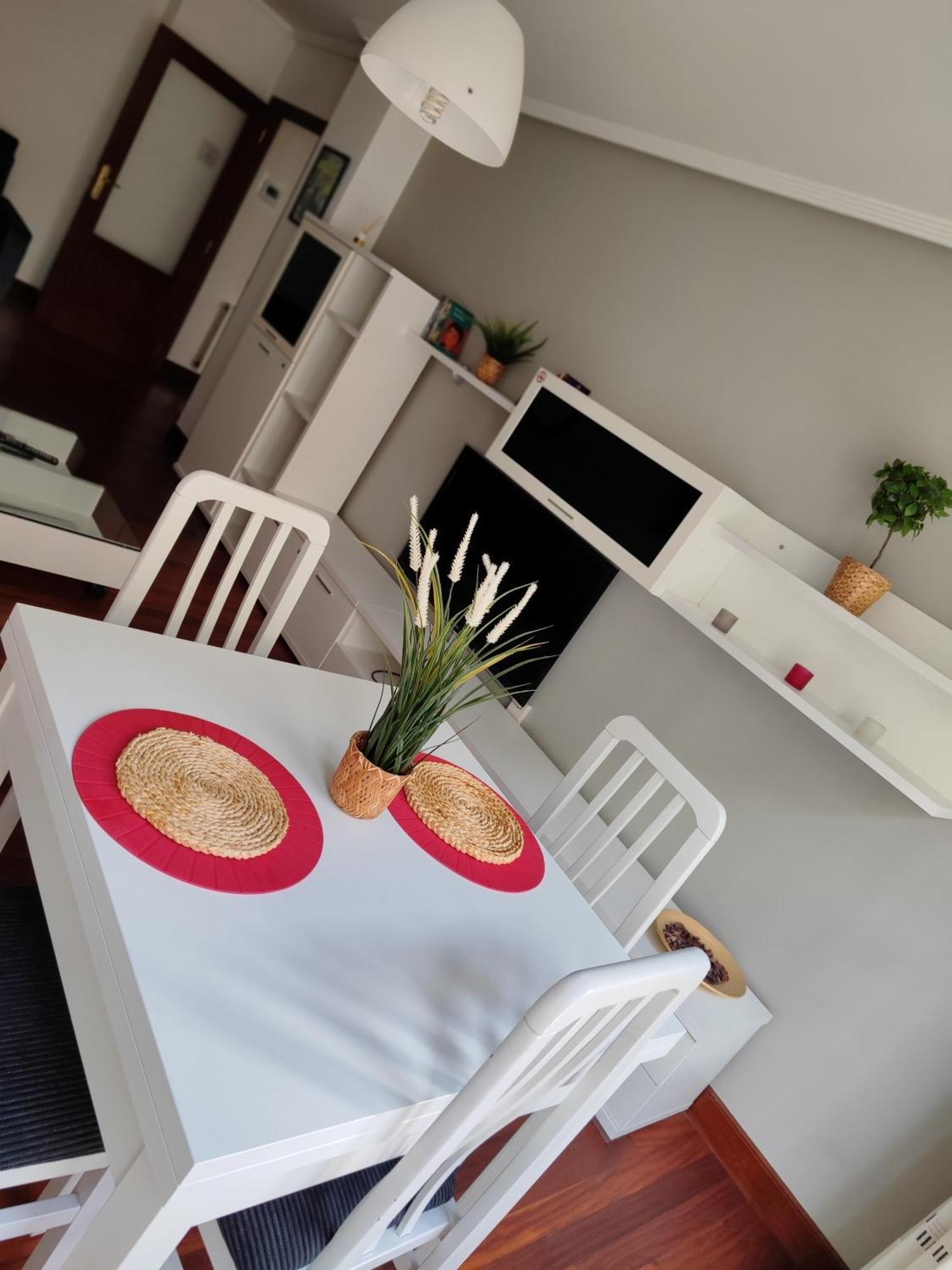 Apartamento Entrecanales Con Garaje