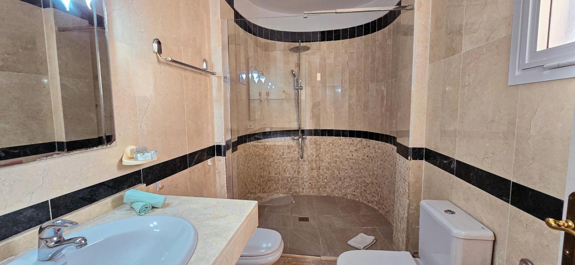 Beautiful El Duque Apartment