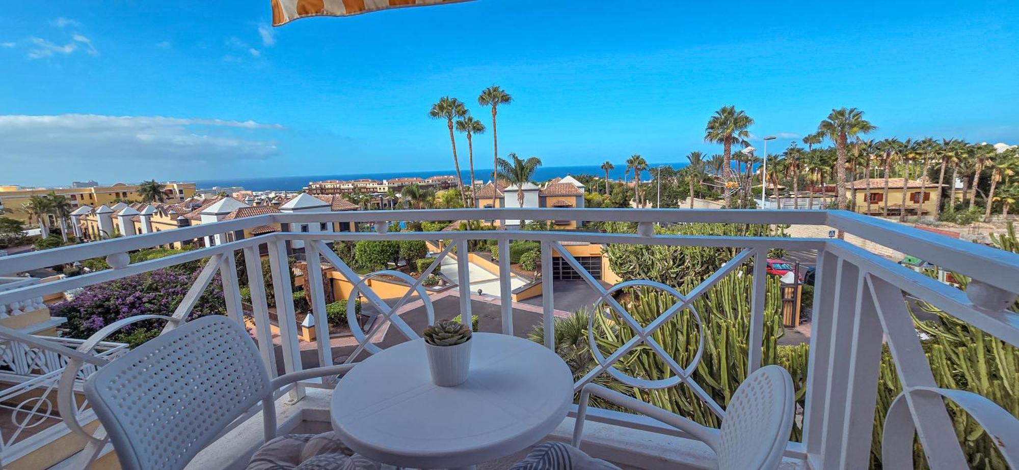 Beautiful El Duque Apartment