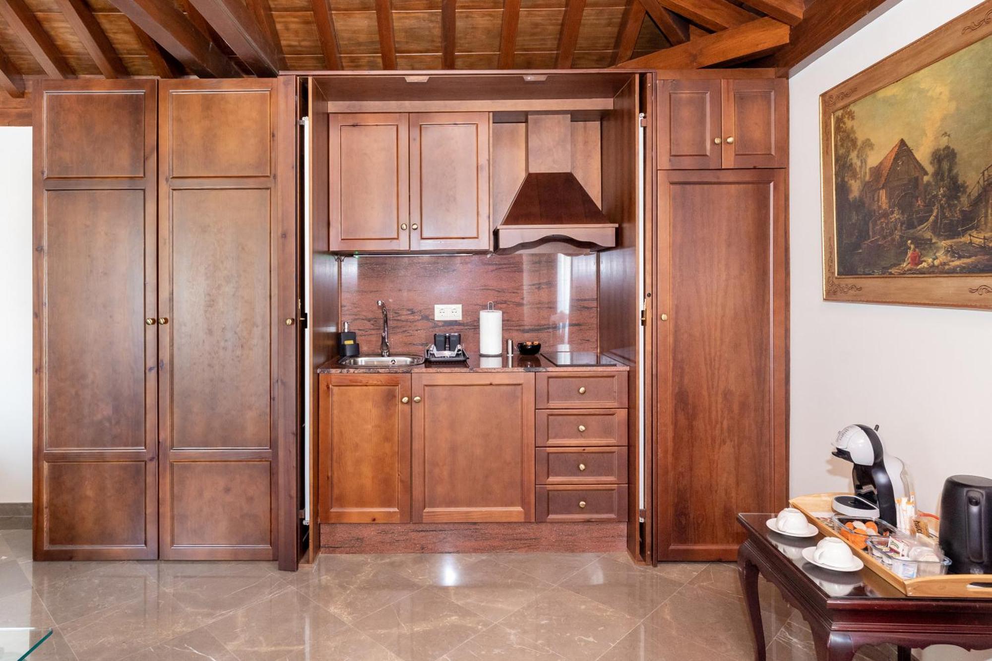 Apartamento En Pleno Centro, Aljibe Rodrigo Del Campo 2b