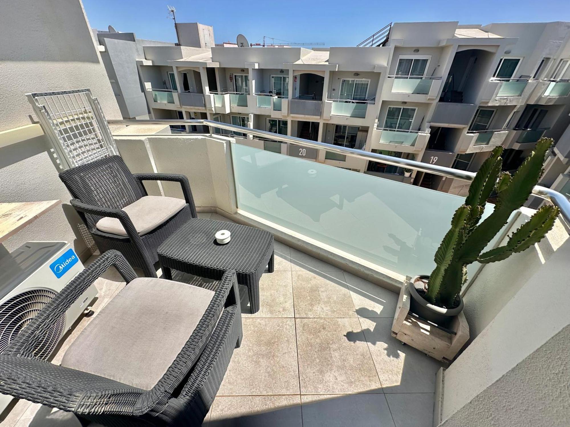 Surfer's View Pool Ac Wifi Deskterrace And Parking * Corralejo