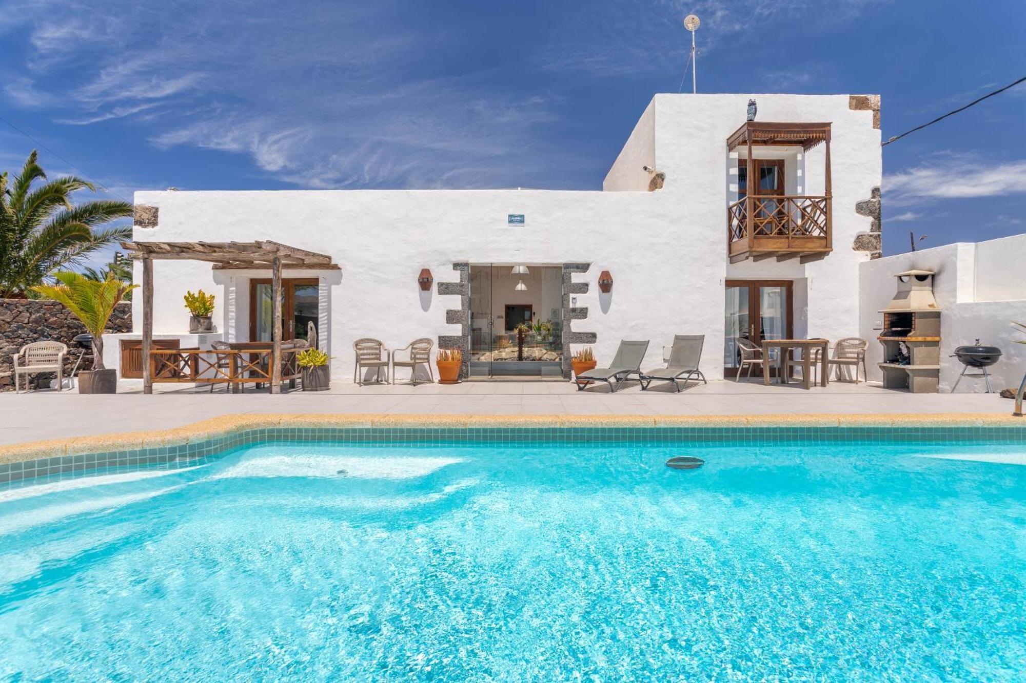 Rincon Botanico - Shared Pool - Island Location - 10 Mins Drive To Famara And La Santa Apartamento *
