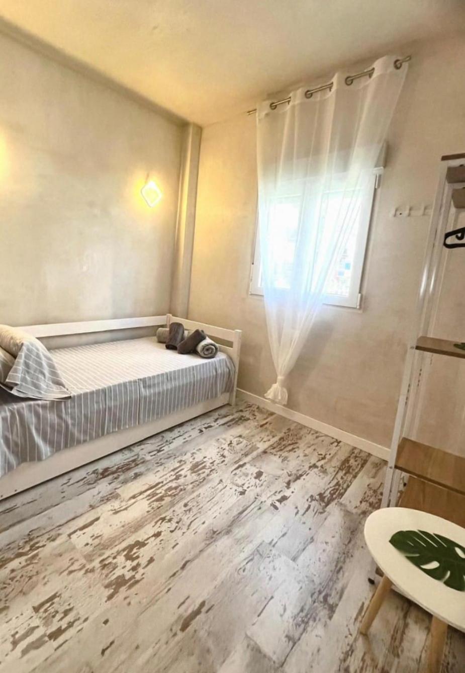 Casita Naif En A 30 Metros De La Playa Torre Del Mar