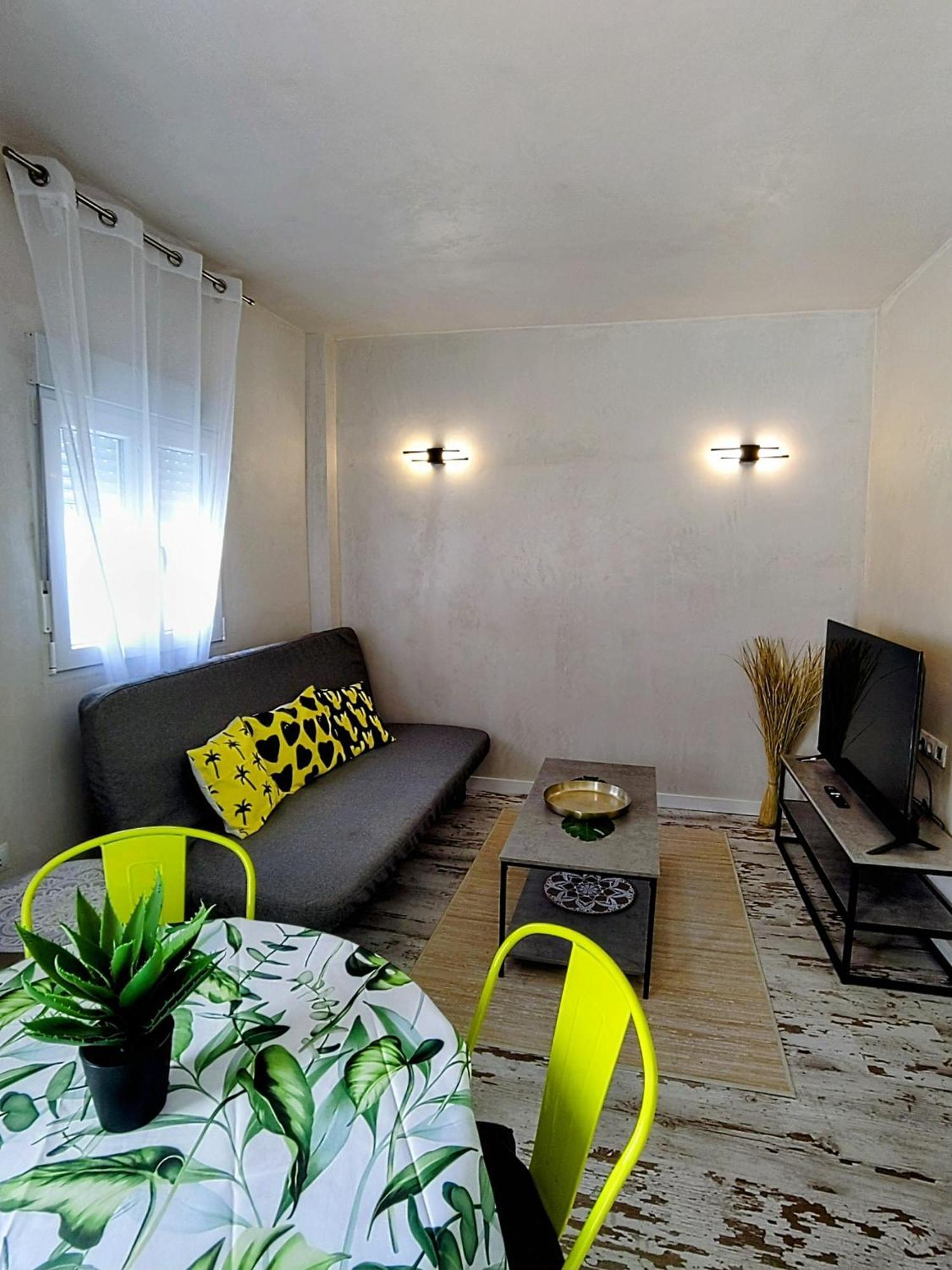Casita Naif En A 30 Metros De La Playa Torre Del Mar