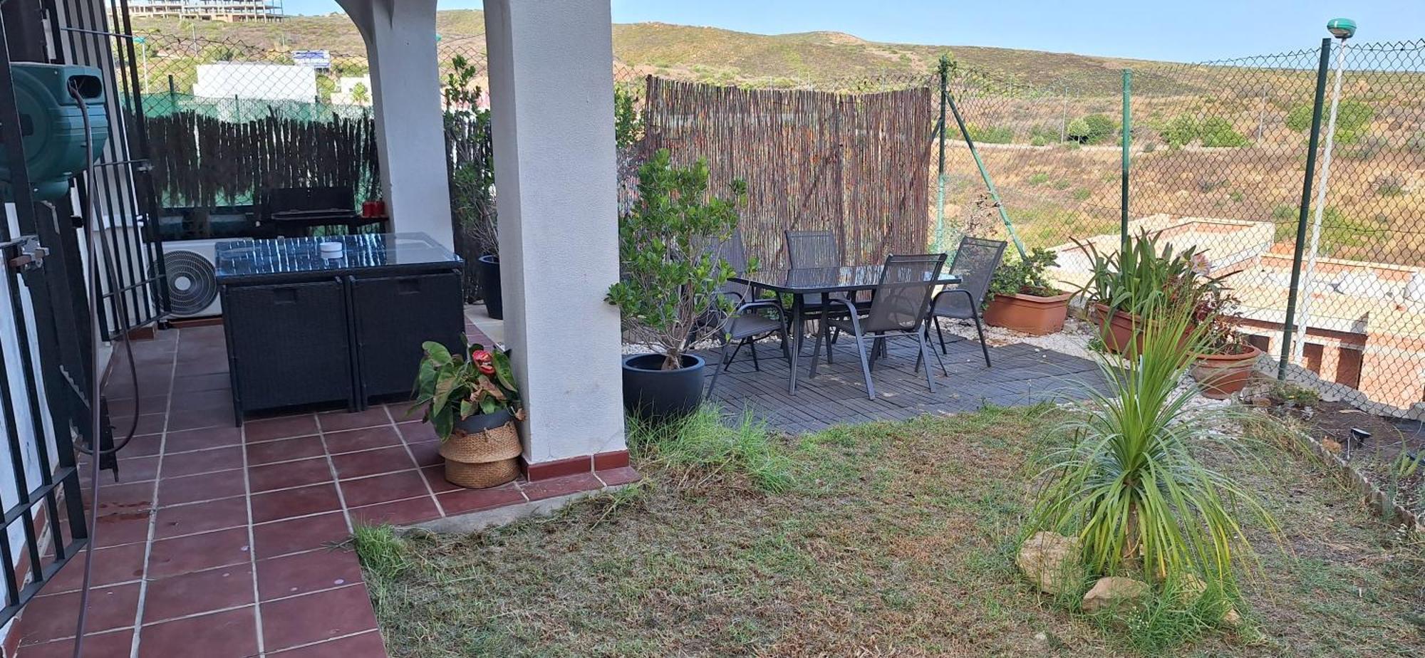 Apartment Con Jardin *