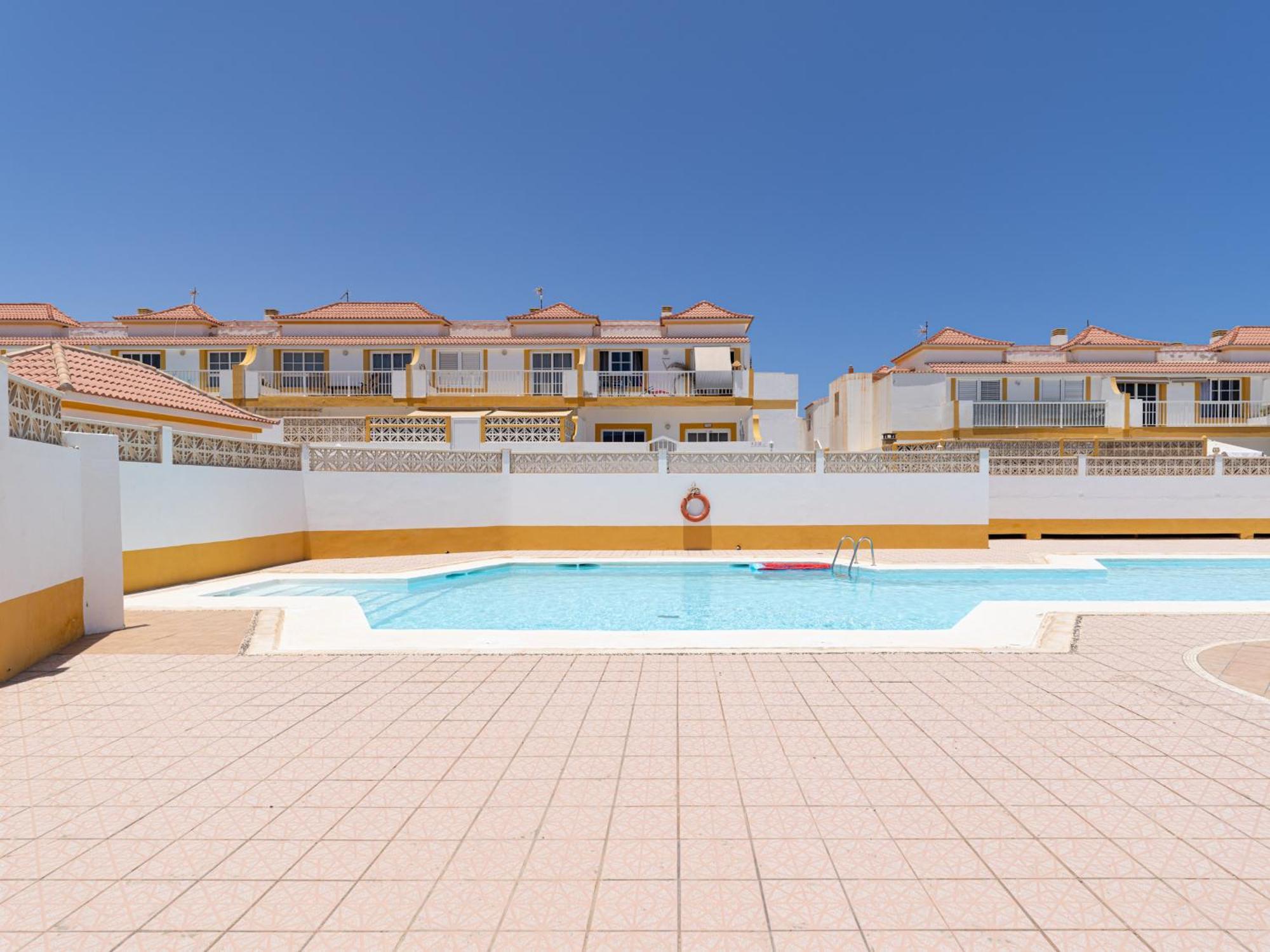Apto Con Piscina En La Zona De Castillo Apartment *