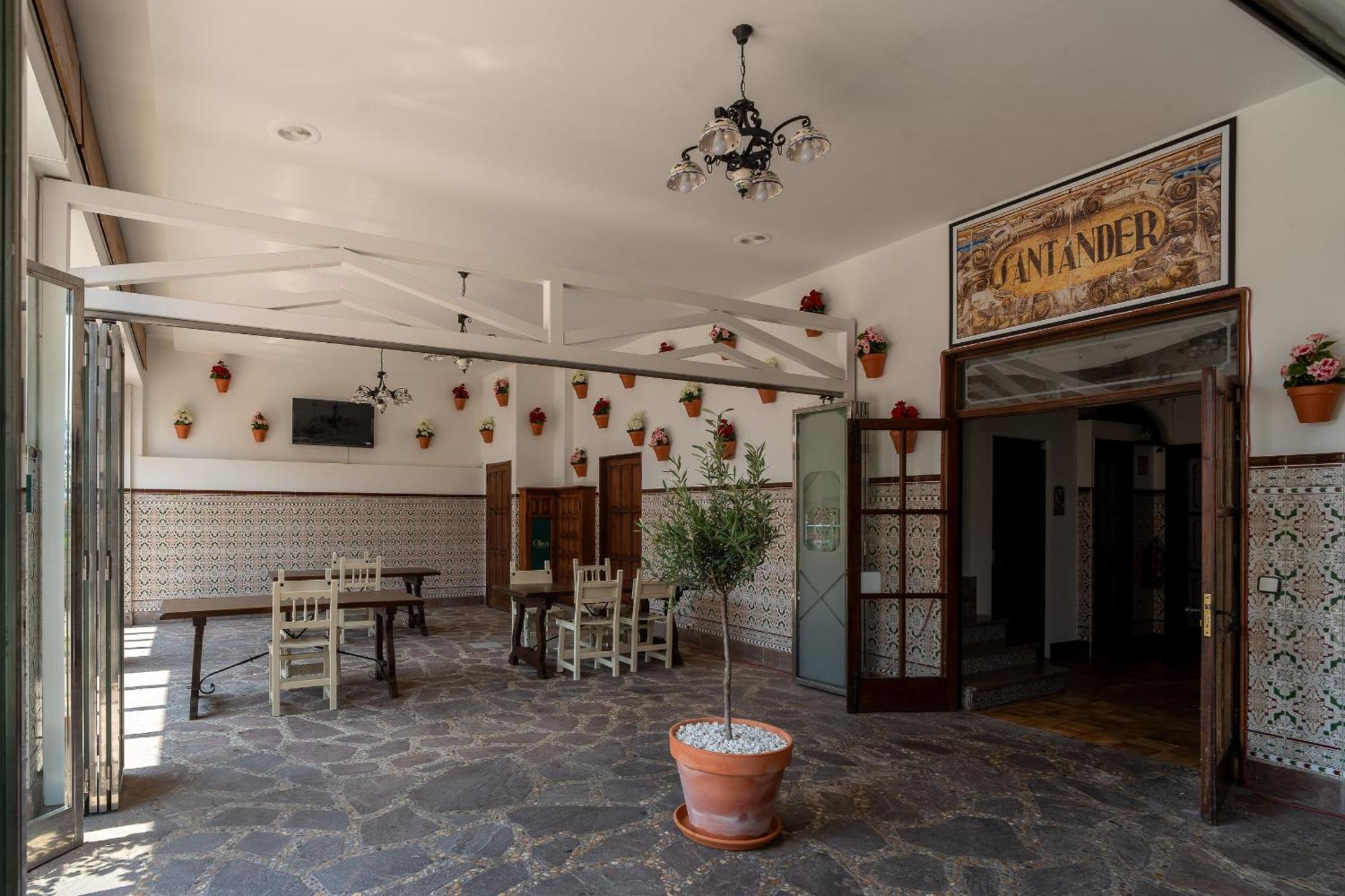 Guest house Valdecilla 3000 *