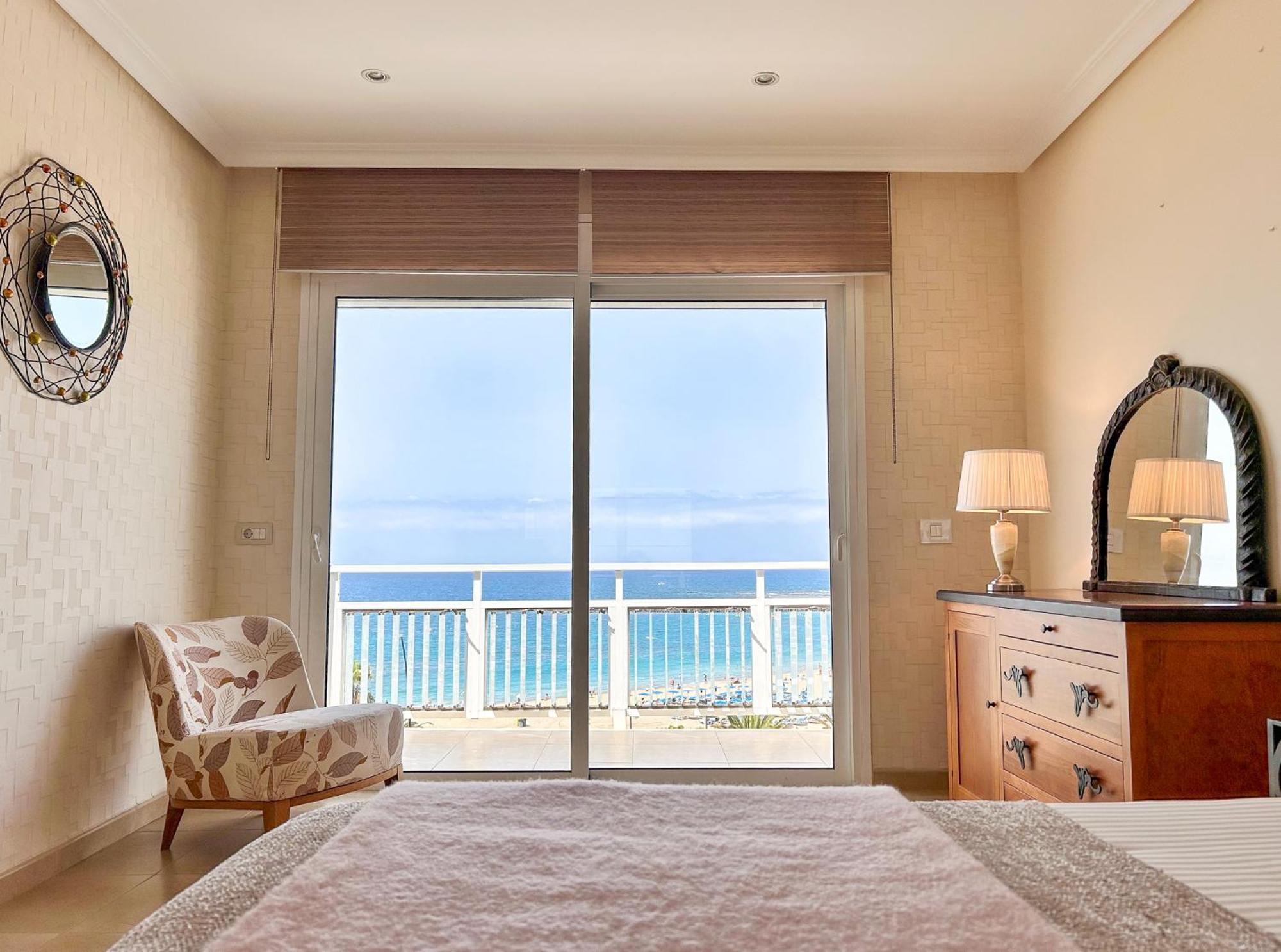 Apartment Penthouse Of Ocean Views Los Cristianos (Tenerife)