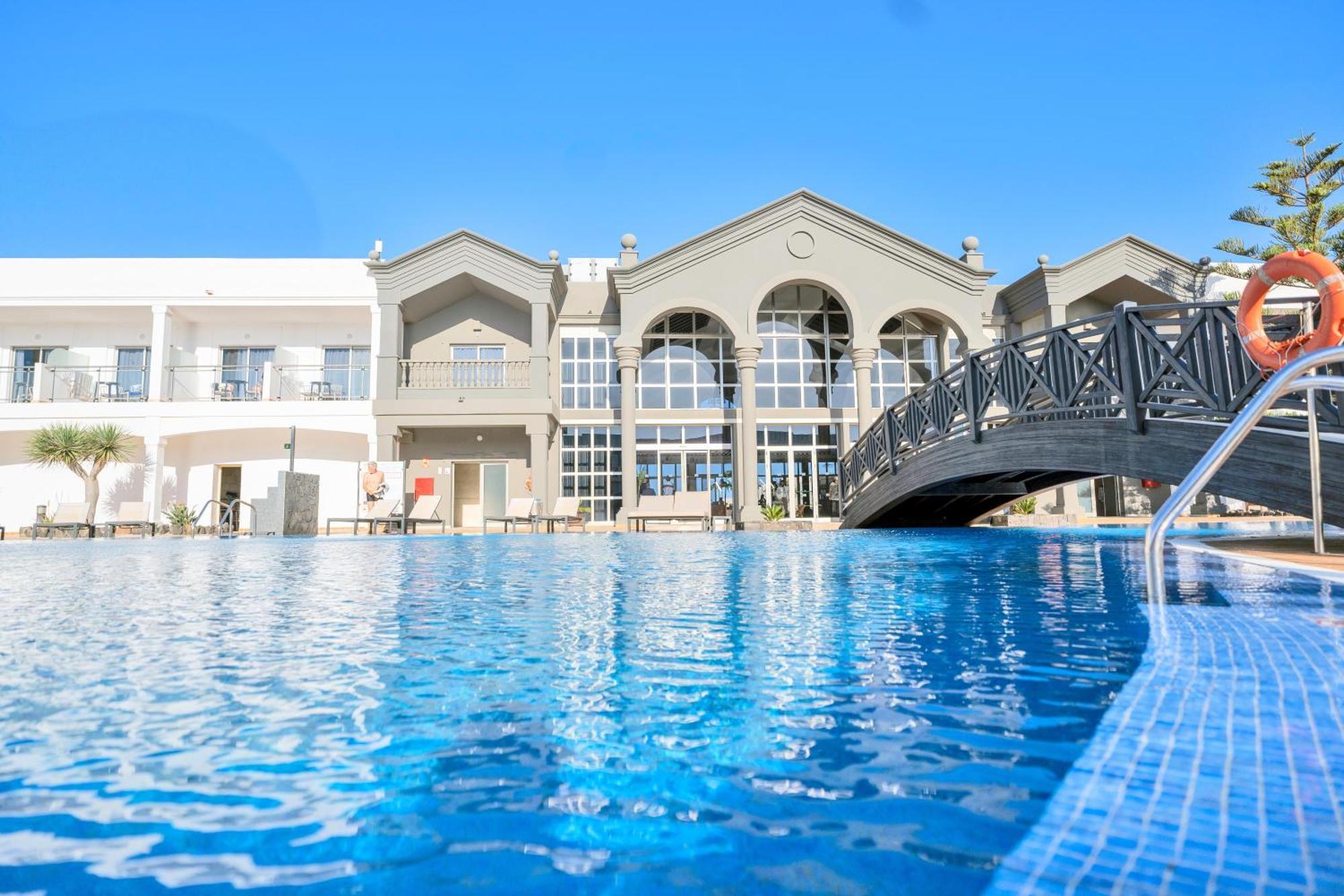 Coral Hotel 4*