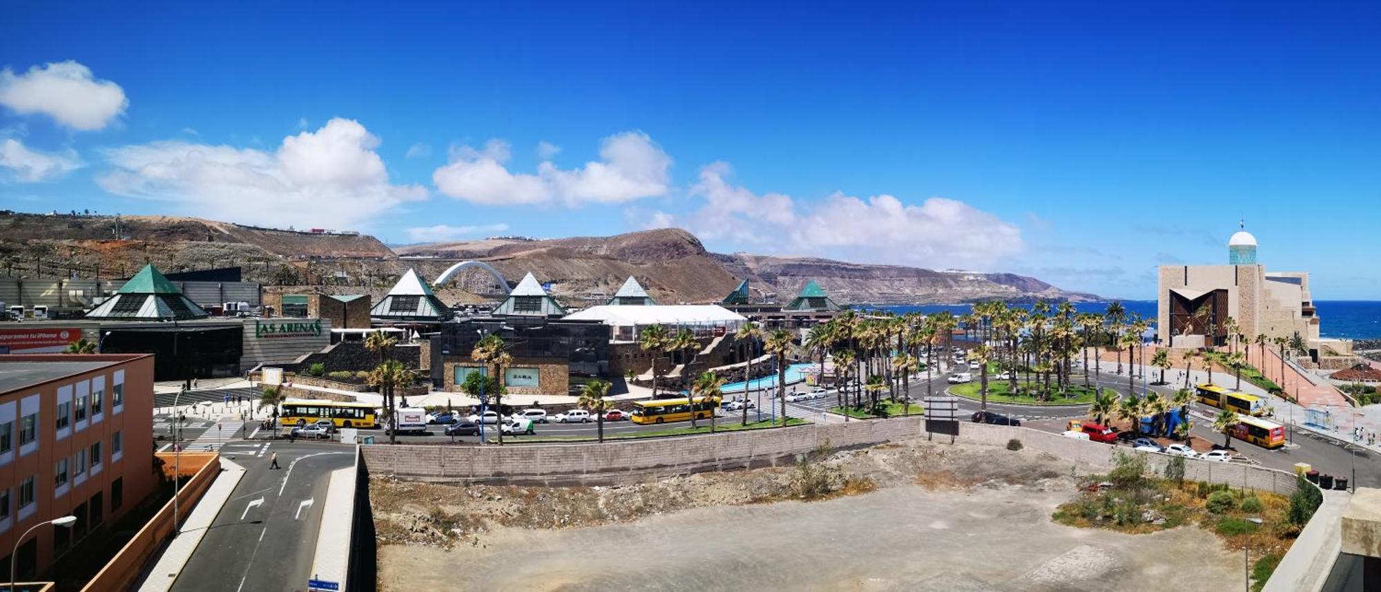 En Primera Línea De Playa Canteras