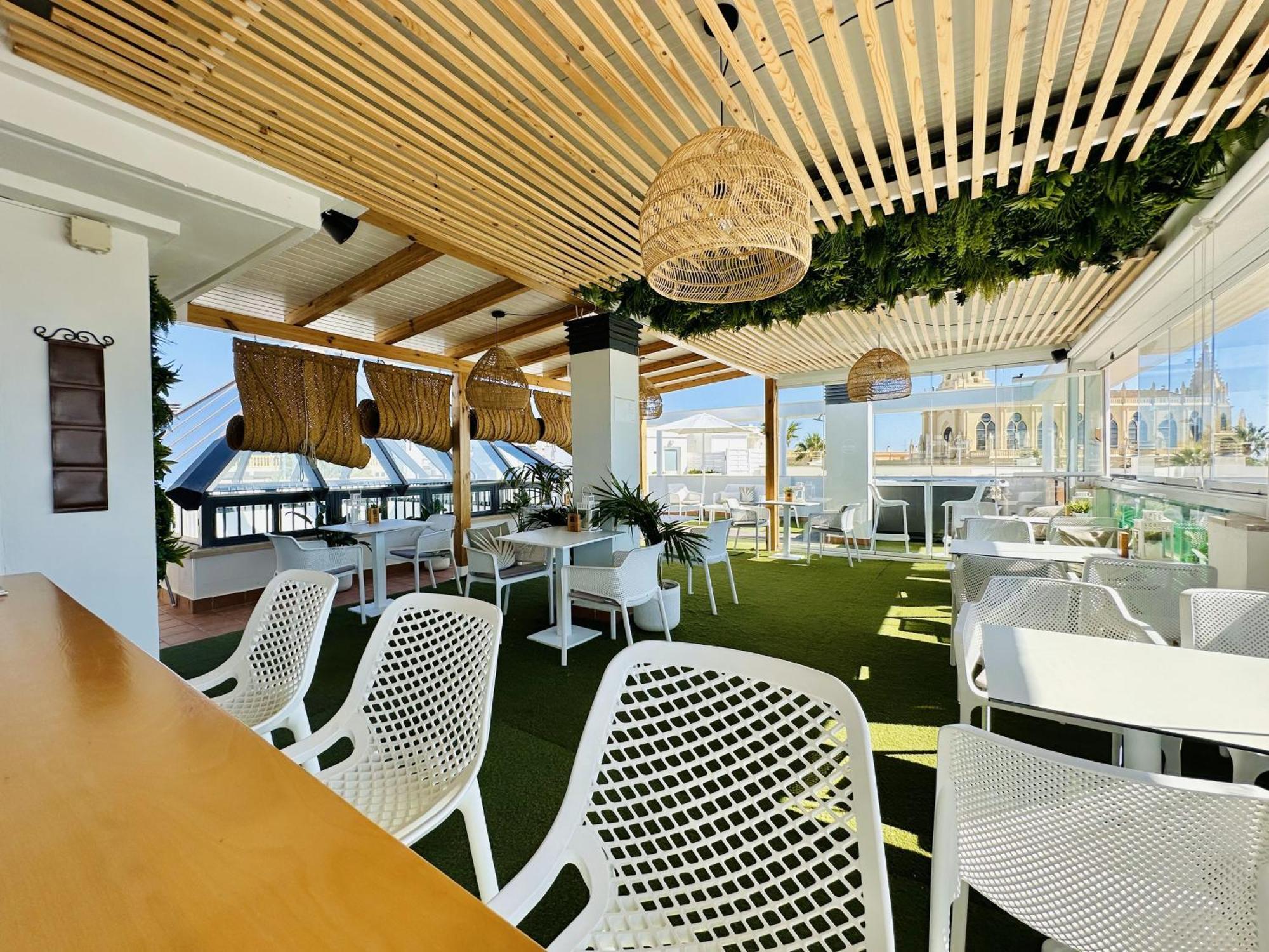 Marina Luz Aparthotel