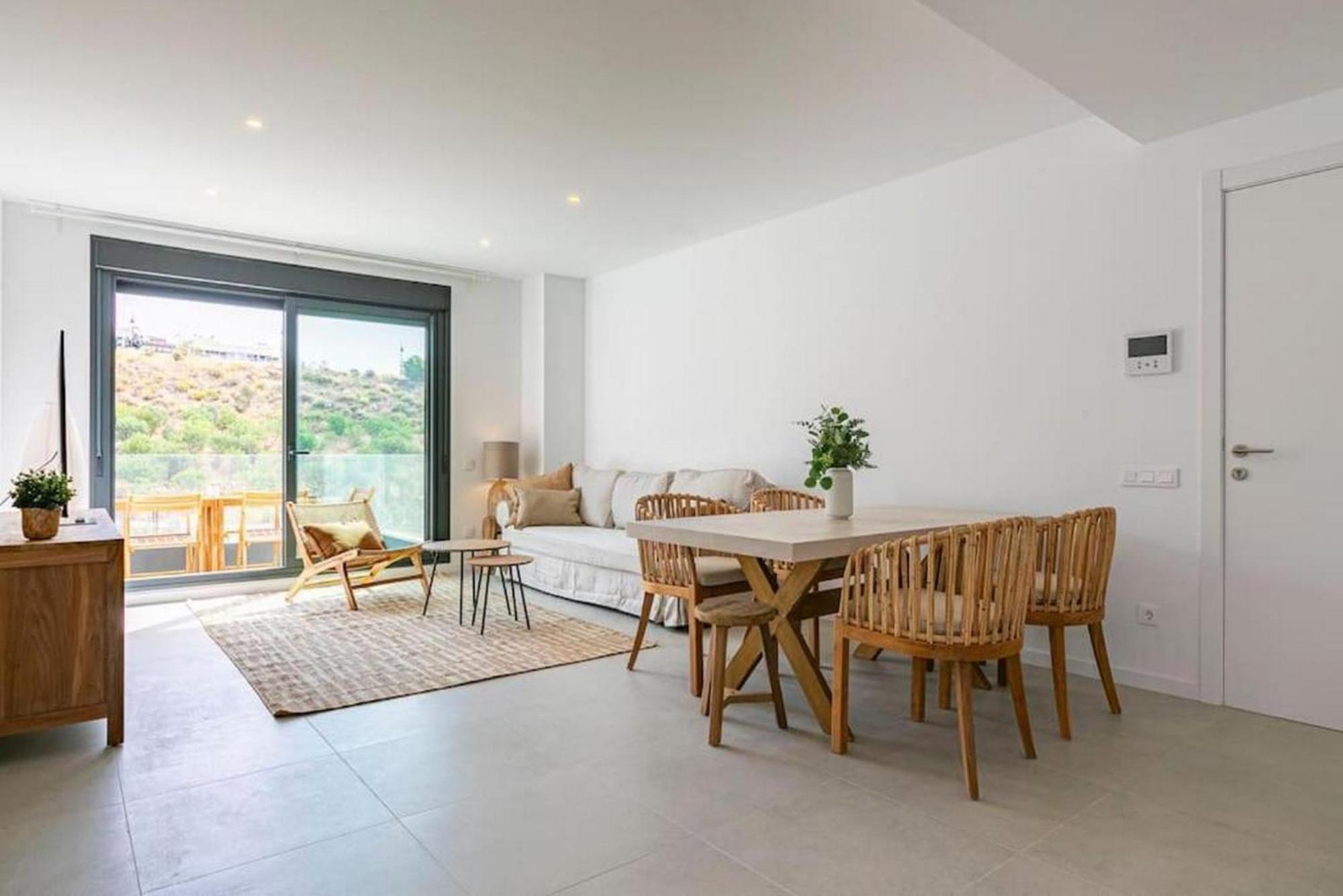 Middle Views Luxury Sea Escape Torremuelle