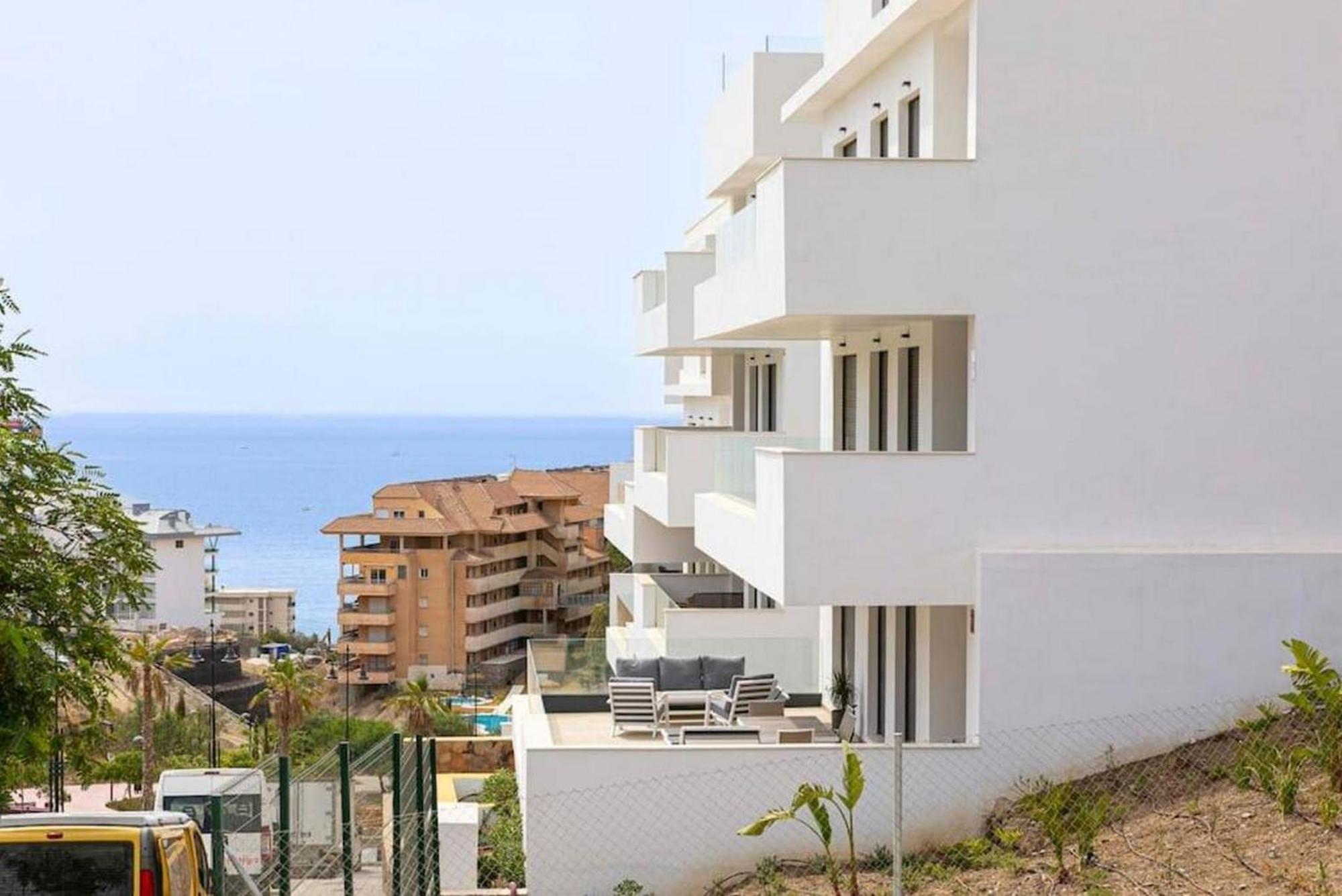 Middle Views Luxury Sea Escape * Torremuelle