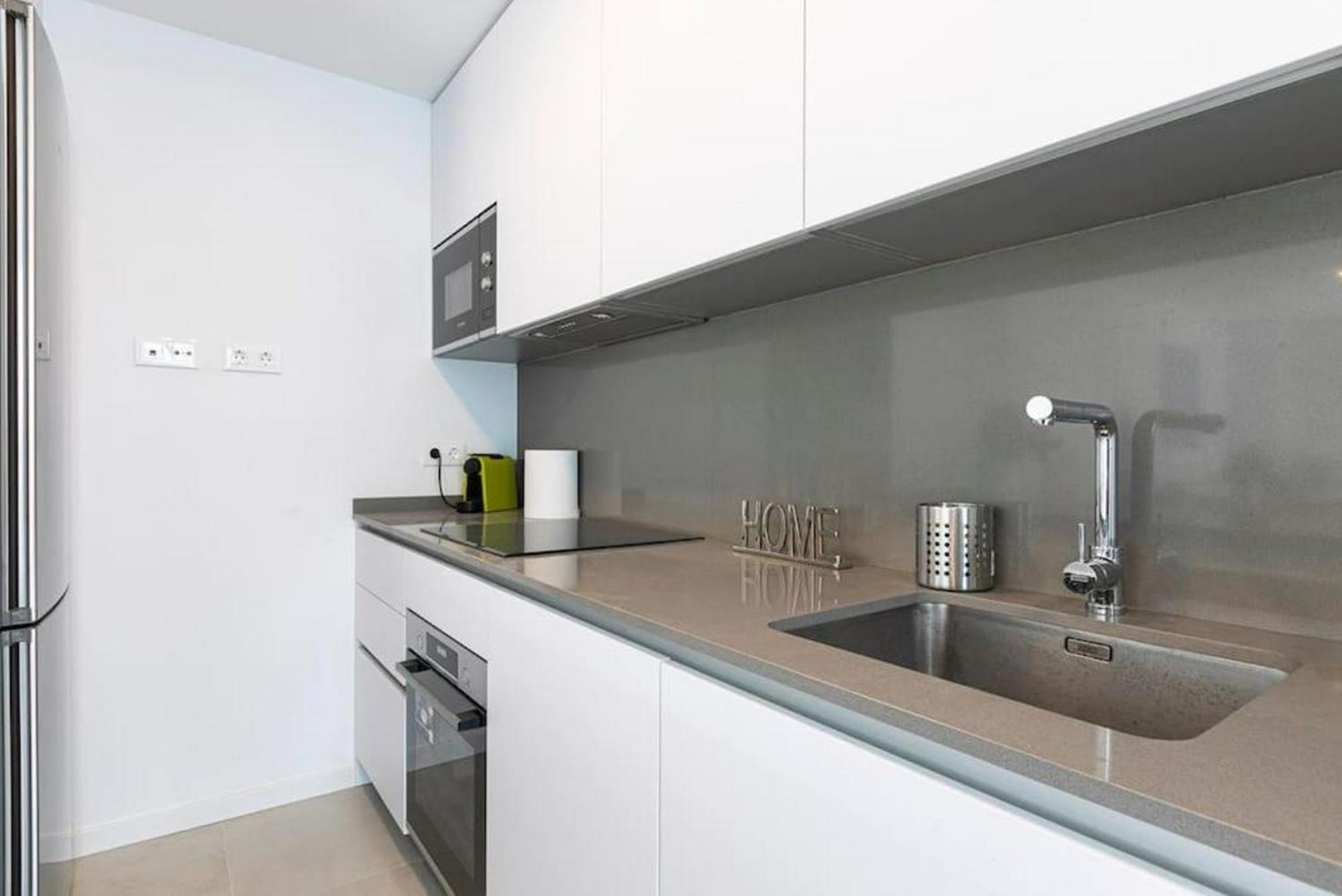 Middle Views Luxury Sea Escape