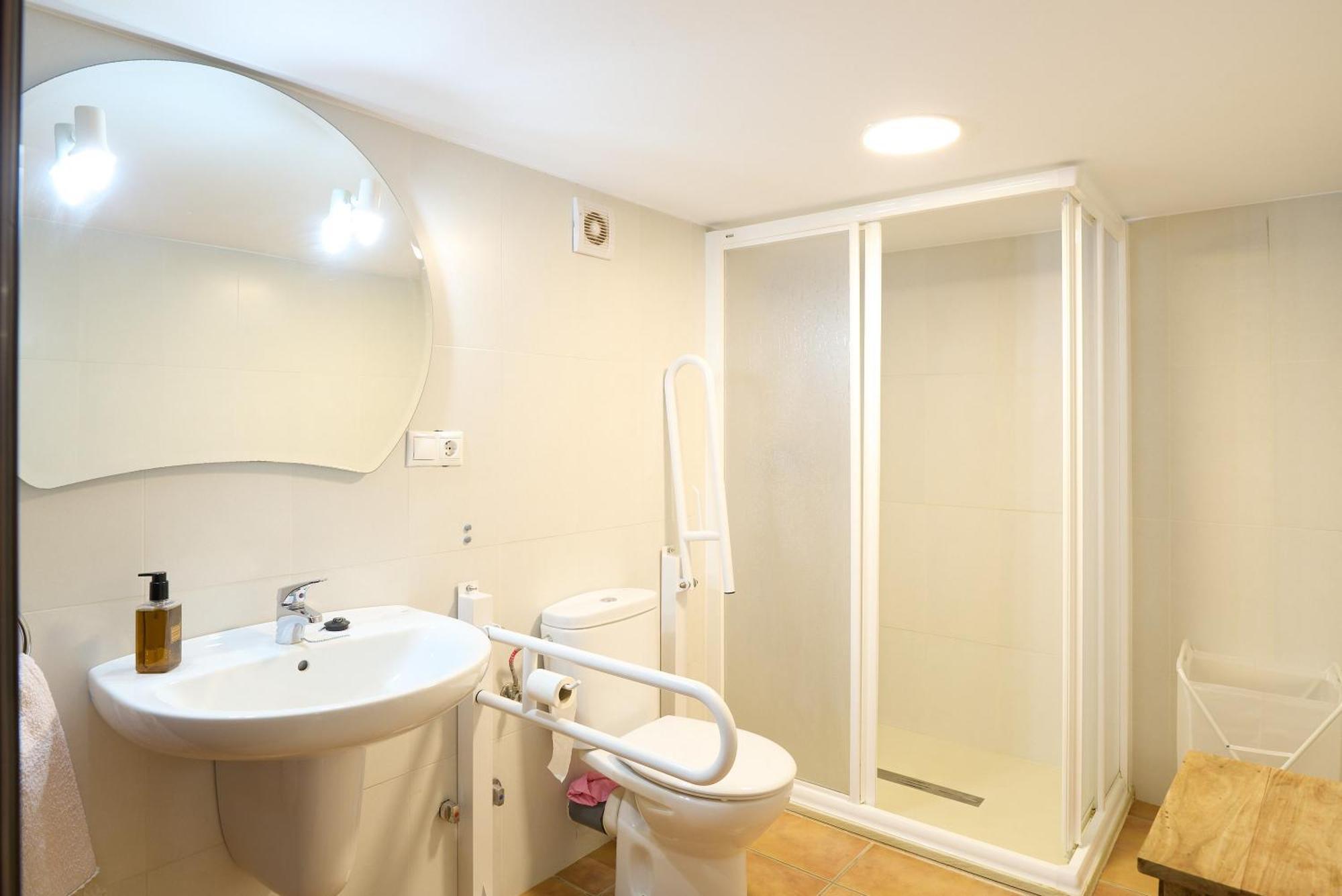 La Piscina Y Jardin Holiday home La Carlota