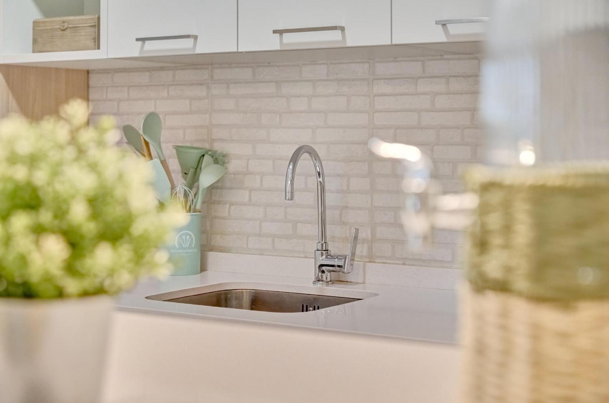 Sandoval By Clabao Apartment *