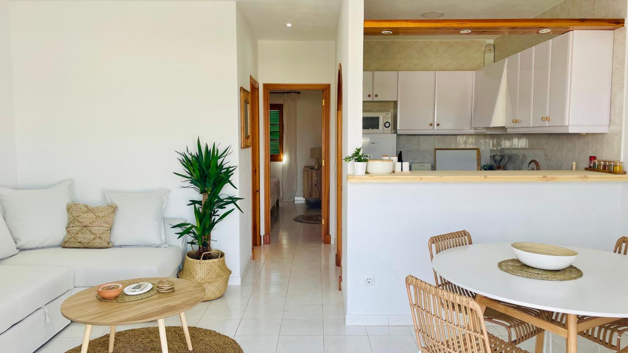 Cosy With Views And Pool