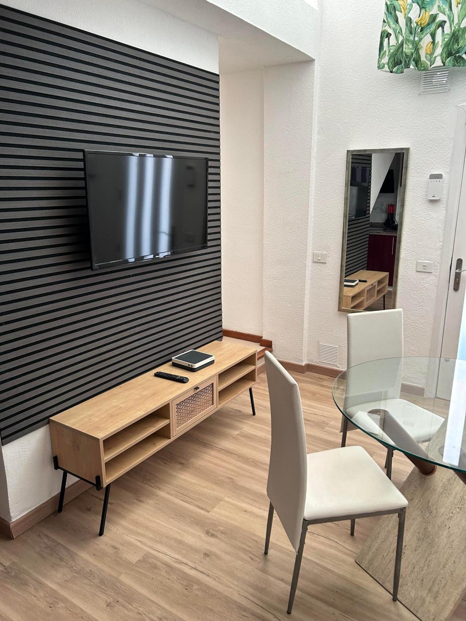 Alondra Park Apartment *