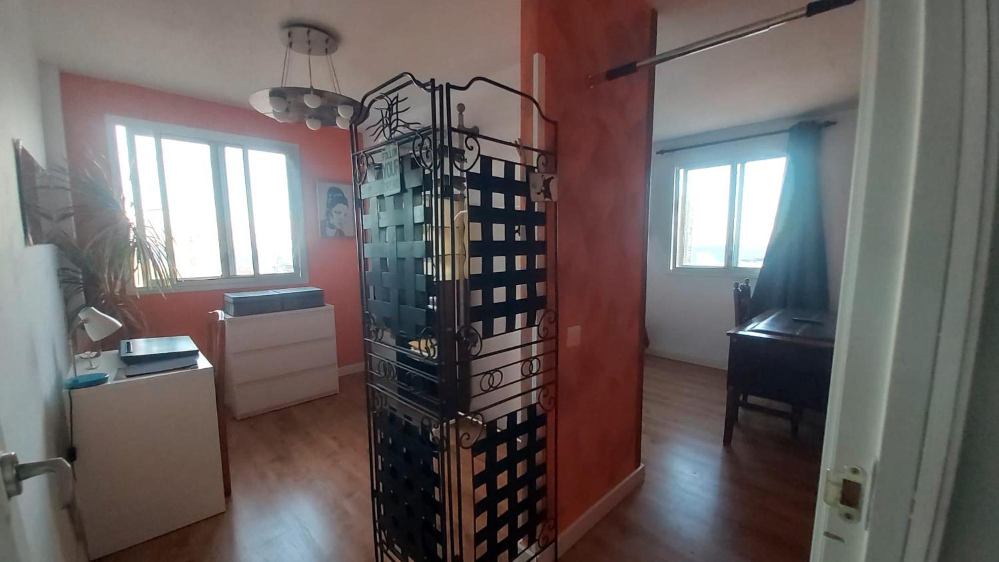 Apartment - Bien Situado En Zona Comercial - Buenas Conexiones *